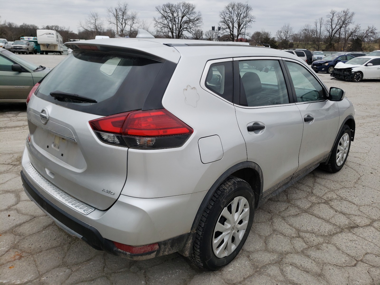 Photo 4 from auction – 2017 NISSAN ROGUE S with VIN JN8AT2MV9HW280916