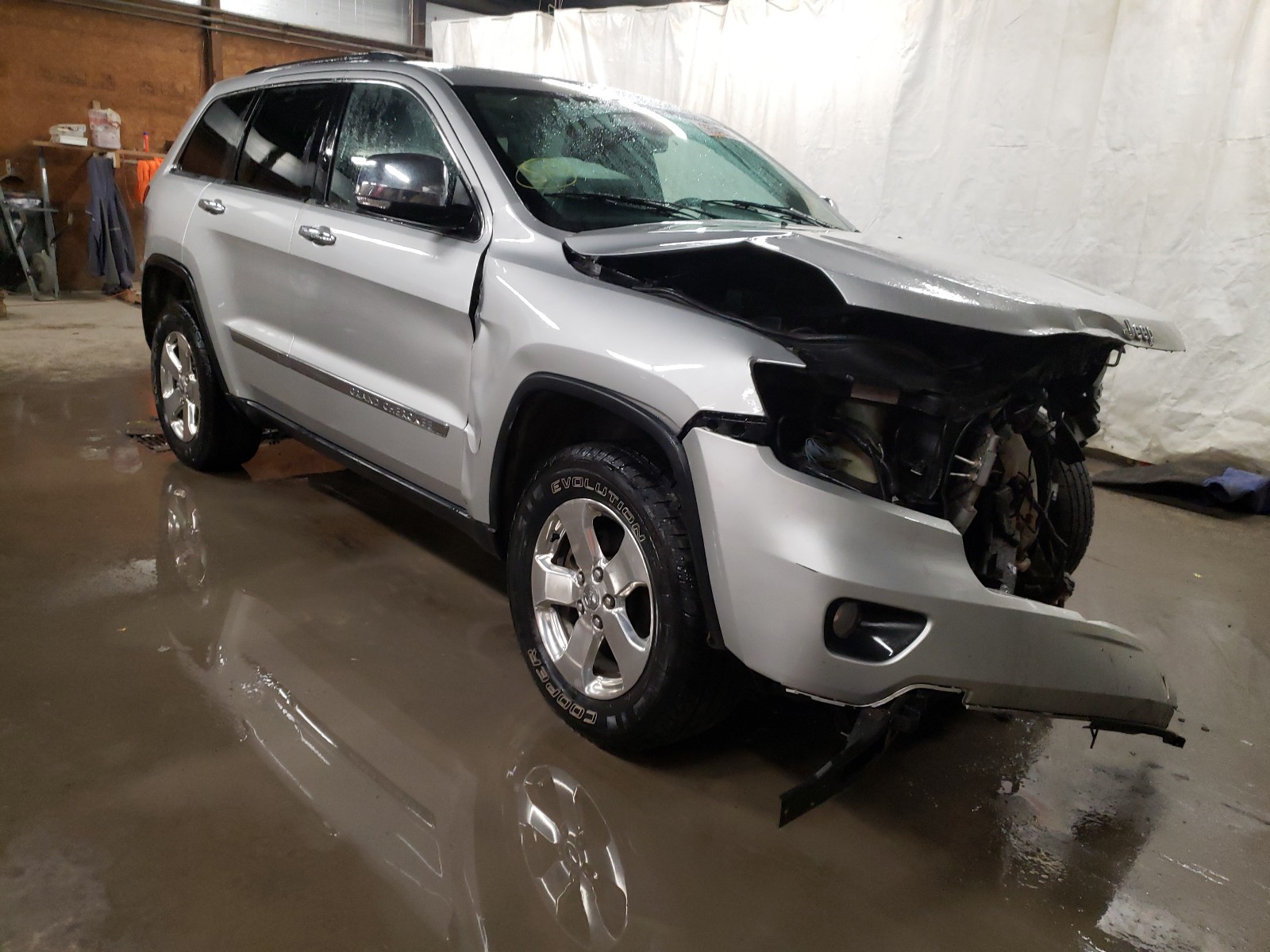 JEEP GRAND CHER 2011 with VIN 1J4RR5GGXBC570984 - Photo from auction