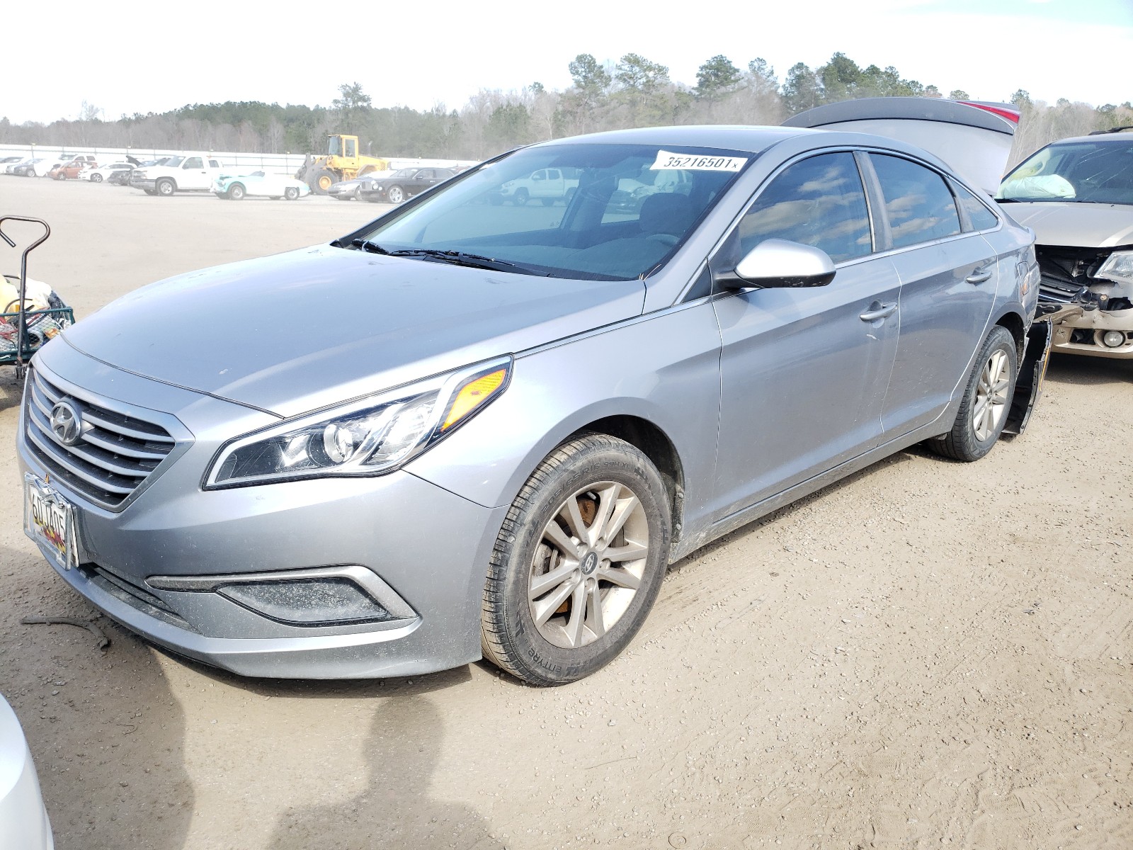 Photo 3 from auction – 2017 HYUNDAI SONATA SE with VIN 5NPE24AF5HH511888