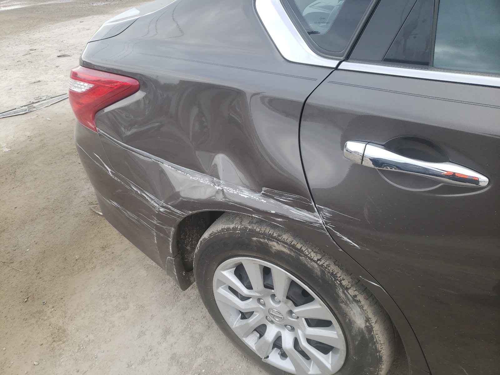 Photo 9 from auction – 2016 NISSAN ALTIMA 2.5 with VIN 1N4AL3APXGN353518