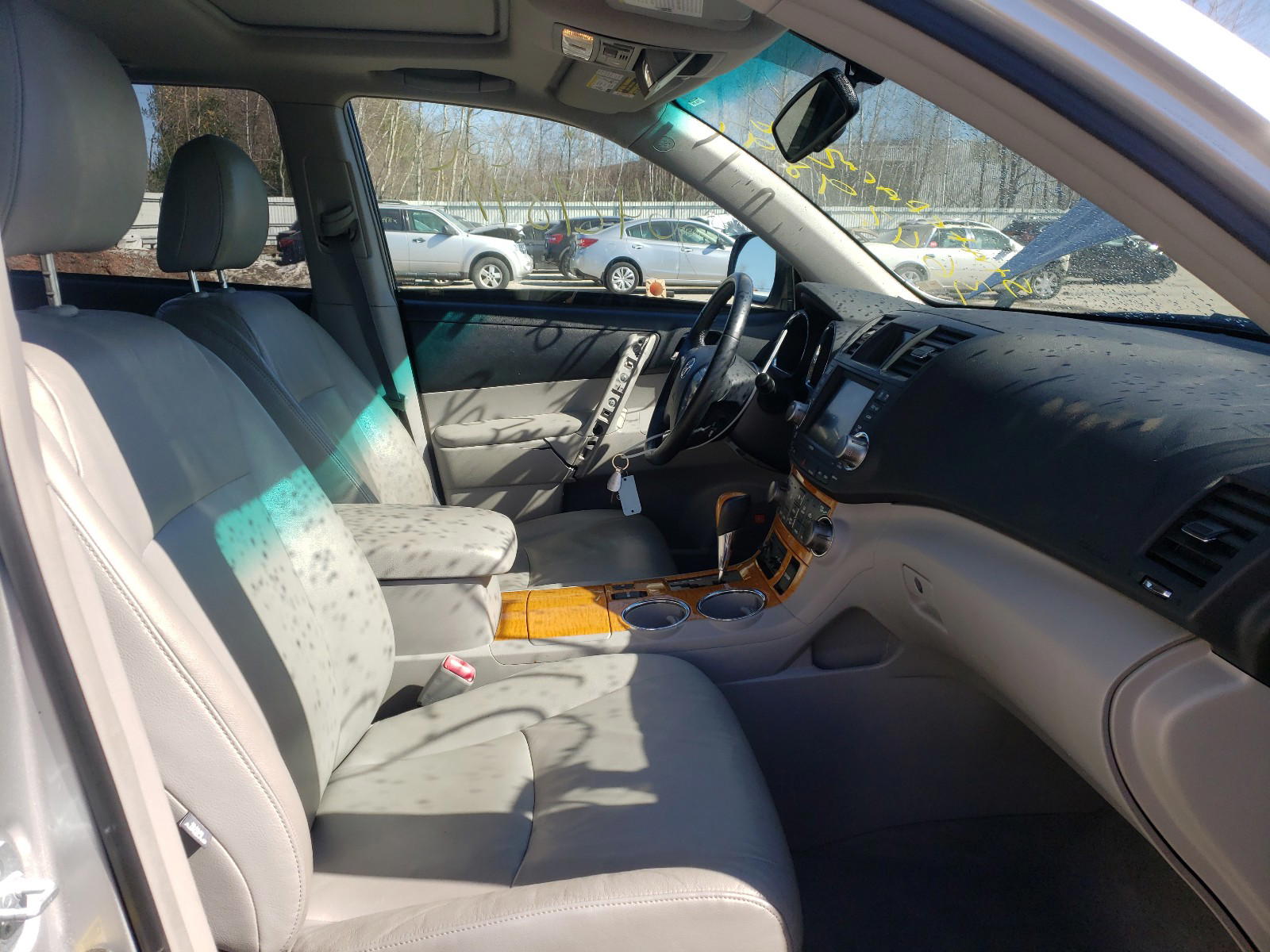 Photo 5 from auction – 2010 TOYOTA HIGHLANDER with VIN JTEJW3EH5A2043768
