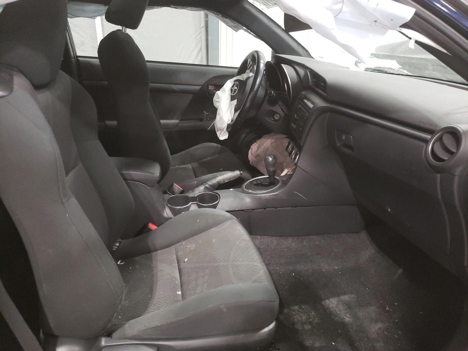 Photo 5 from auction – 2012 TOYOTA SCION TC with VIN JTKJF5C76C3040247