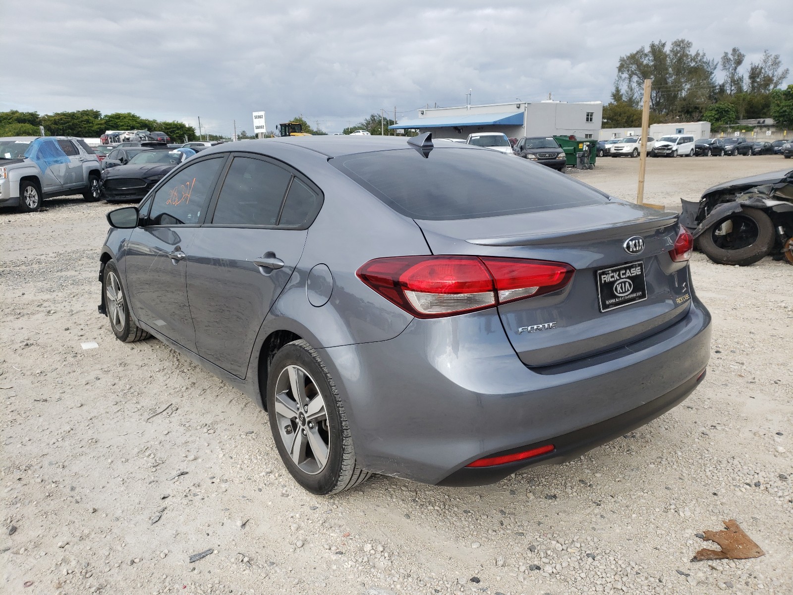 Photo 3 from auction – 2018 KIA FORTE LX with VIN 3KPFL4A70JE253932