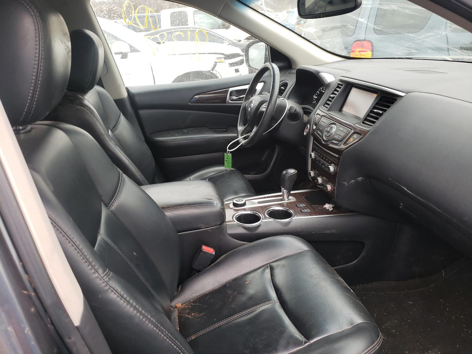 Photo 5 from auction – 2016 NISSAN PATHFINDER with VIN 5N1AR2MM2GC626401