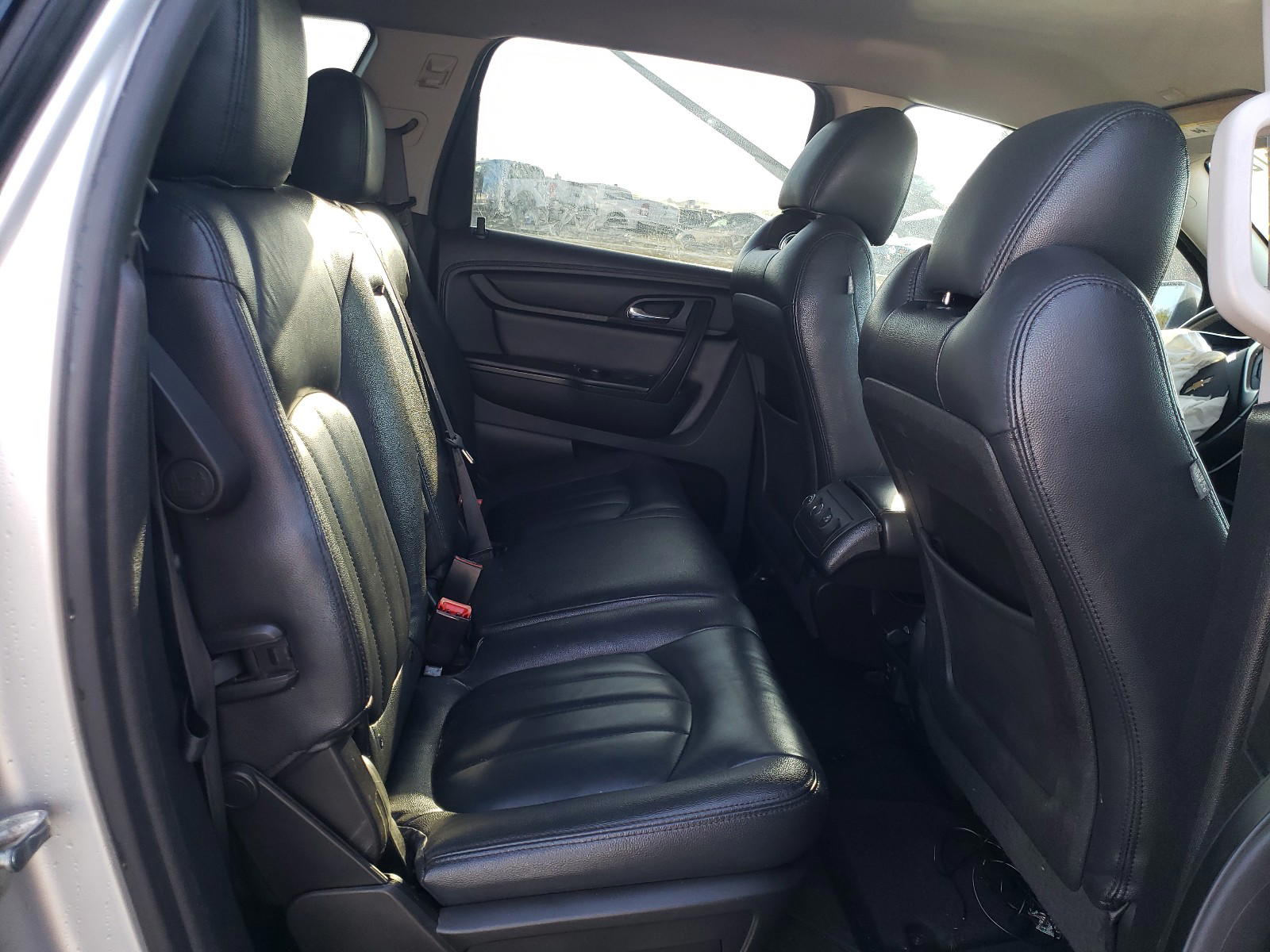 Photo 6 from auction – 2014 CHEVROLET TRAVERSE L with VIN 1GNKRGKD0EJ375810