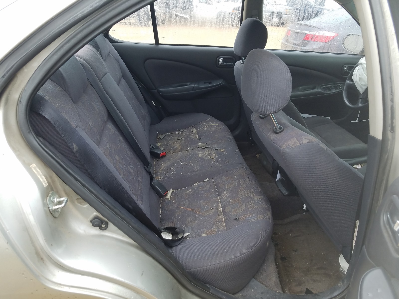 Photo 6 from auction – 2001 NISSAN SENTRA SE with VIN 3N1BB51D51L113936