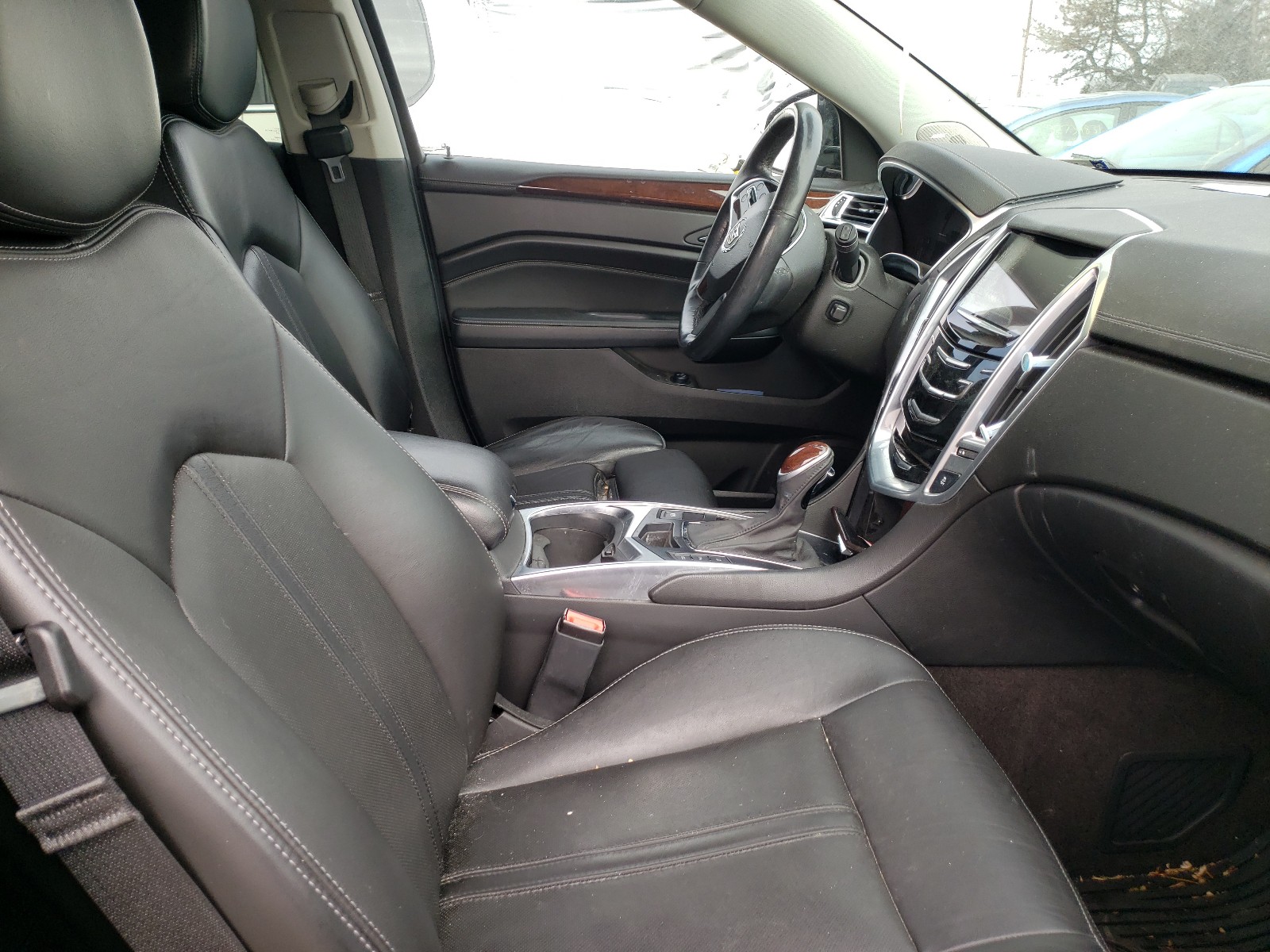 Photo 5 from auction – 2014 CADILLAC SRX LUXURY with VIN 3GYFNBE39ES569398