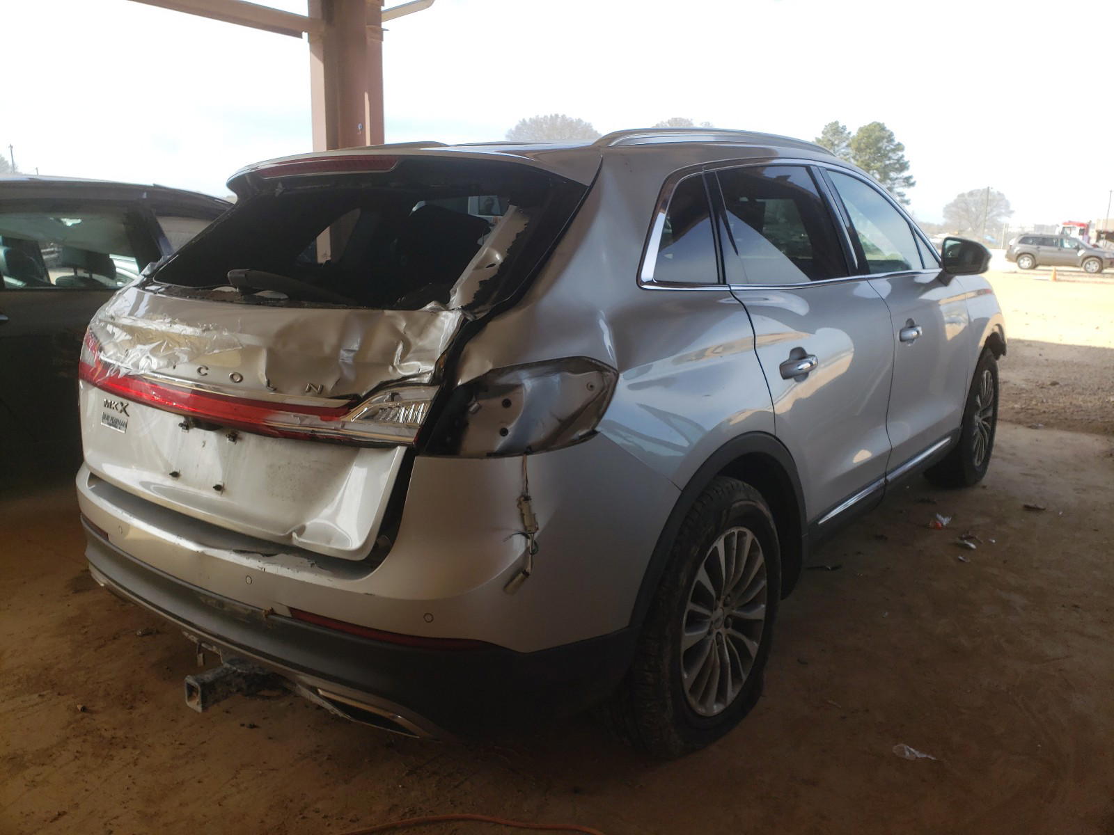 Photo 4 from auction – 2016 LINCOLN MKX SELECT with VIN 2LMTJ6KR5GBL47499