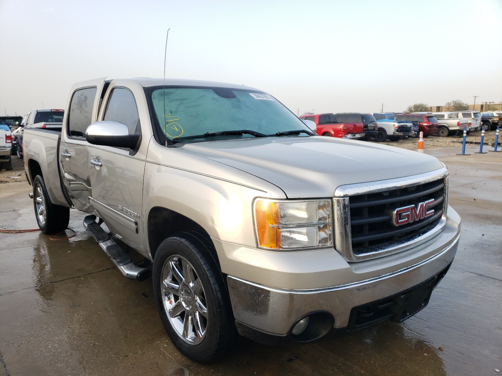 صورة رقم 1 من المزاد - 2007 GMC NEW SIERRA مع VIN 2GTEC13C171530808