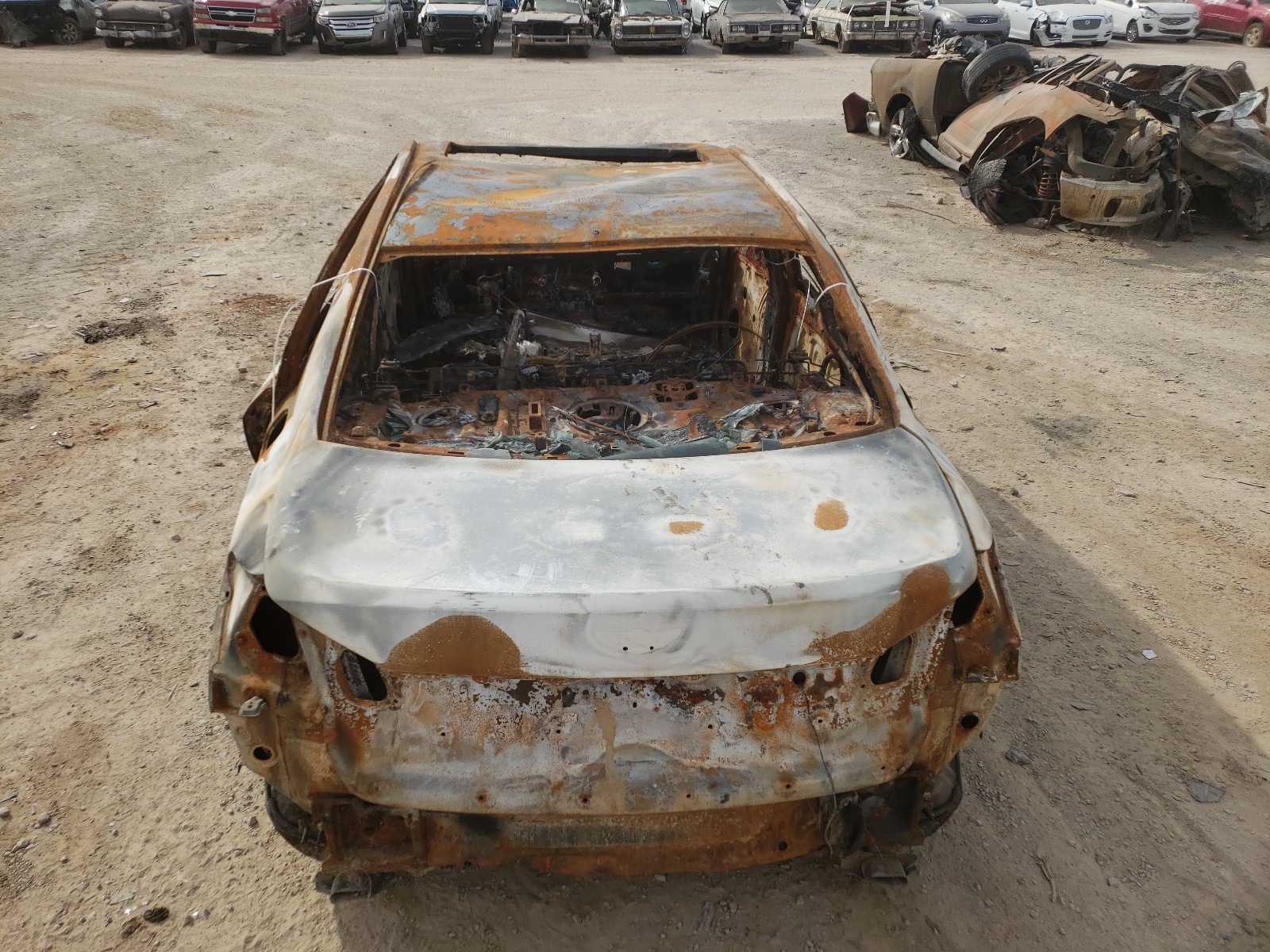 Photo 10 from auction – 2012 HYUNDAI GENESIS 5. with VIN KMHGC4DH0CU184071
