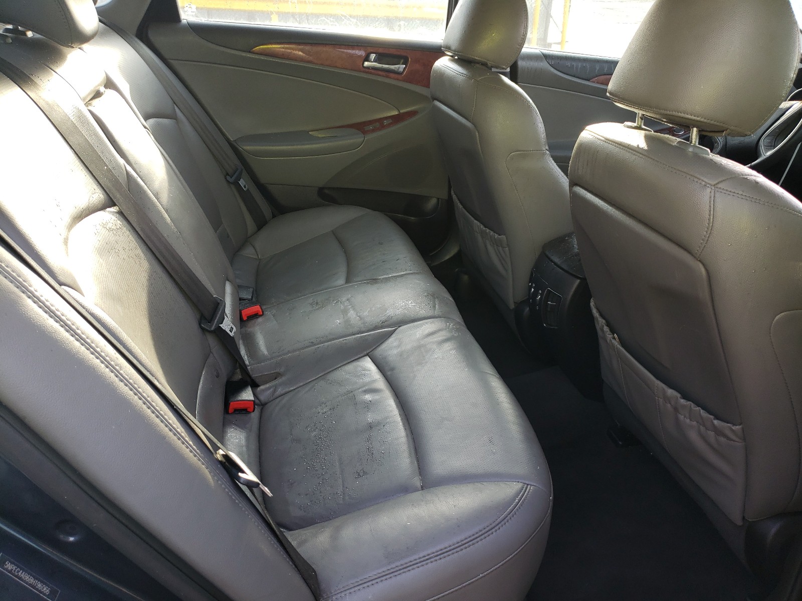 Photo 6 from auction – 2011 HYUNDAI SONATA SE with VIN 5NPEC4AB6BH196066