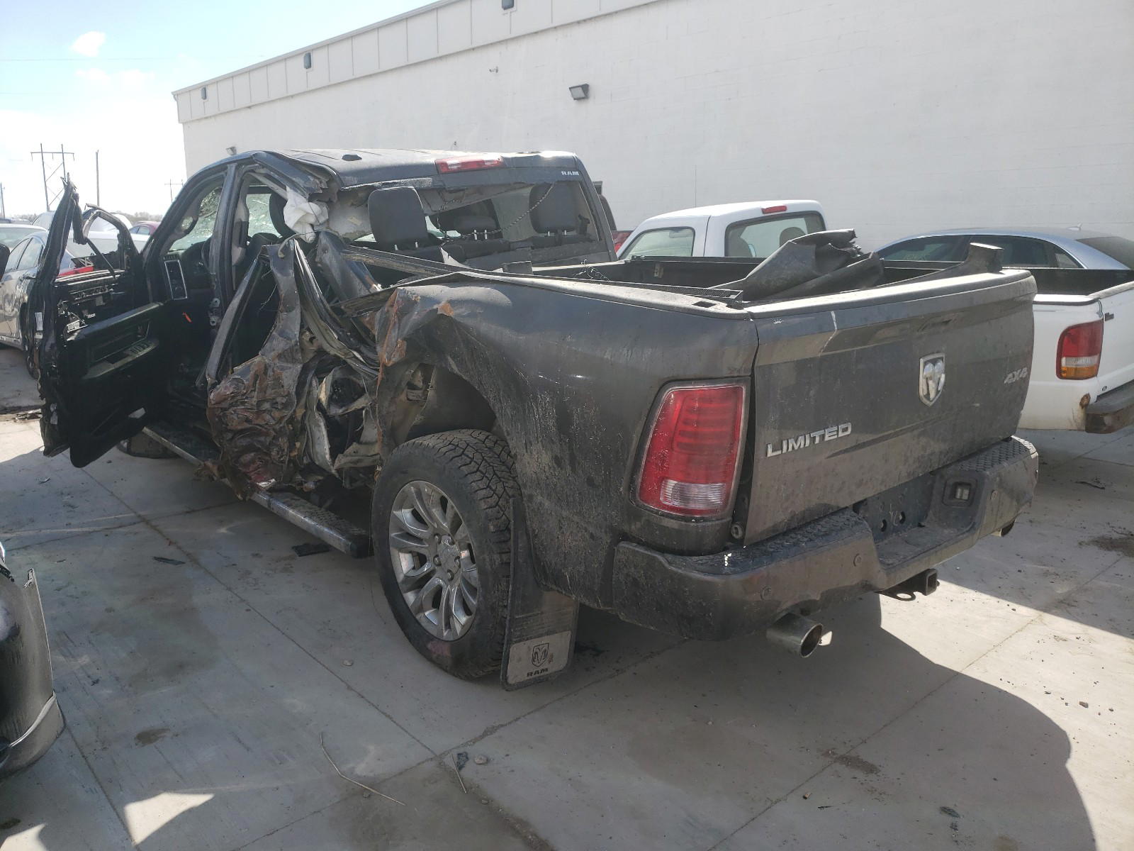 Photo 3 from auction – 2014 RAM 1500 LONGH with VIN 1C6RR7WT8ES325523