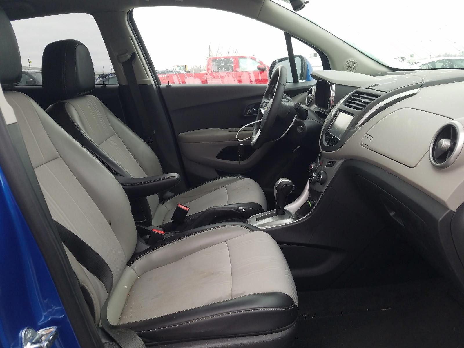 Photo 5 from auction – 2015 CHEVROLET TRAX 1LT with VIN KL7CJLSB8FB102375
