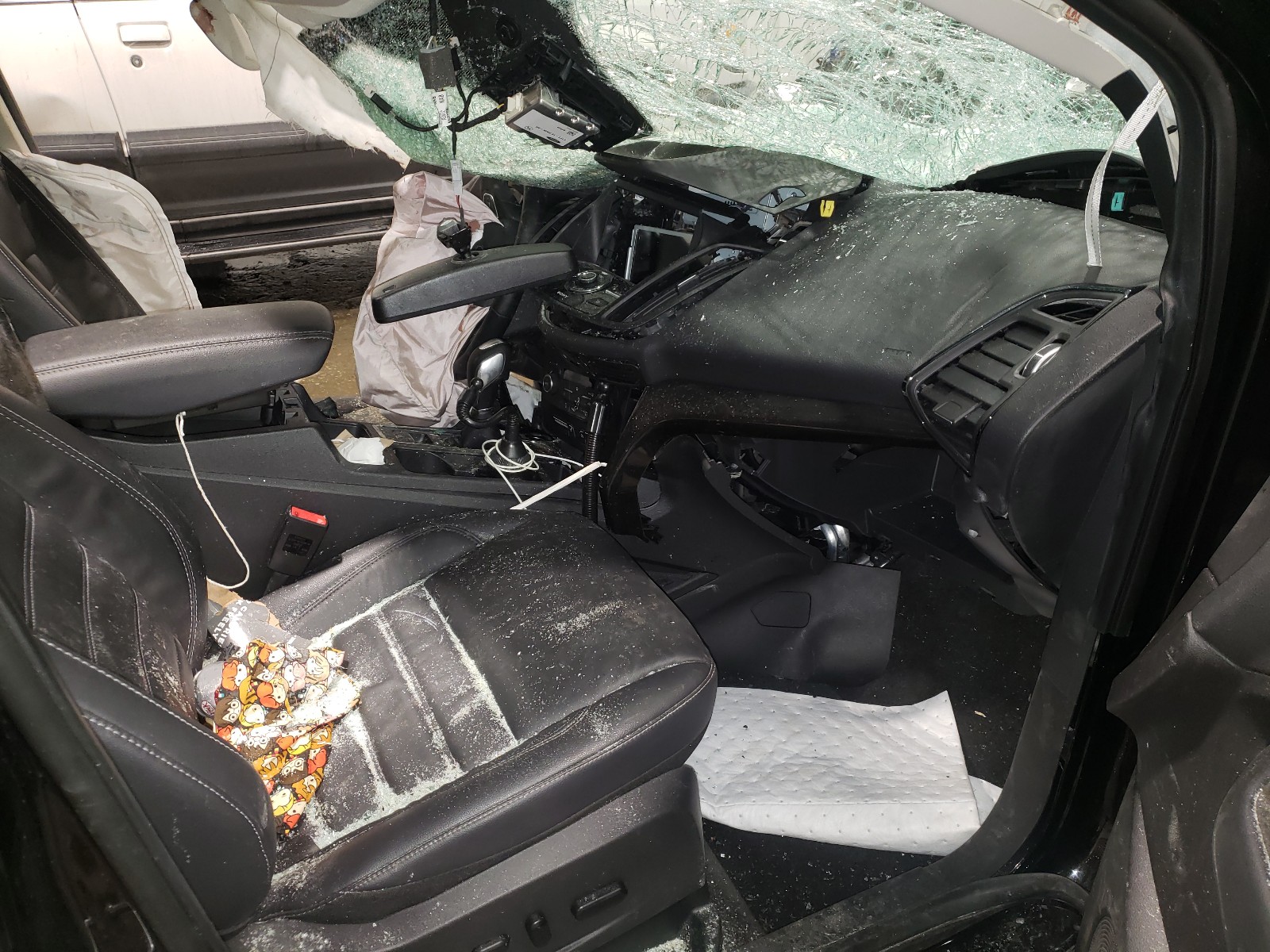 Photo 5 from auction – 2019 FORD ESCAPE TIT with VIN 1FMCU9J92KUB29089
