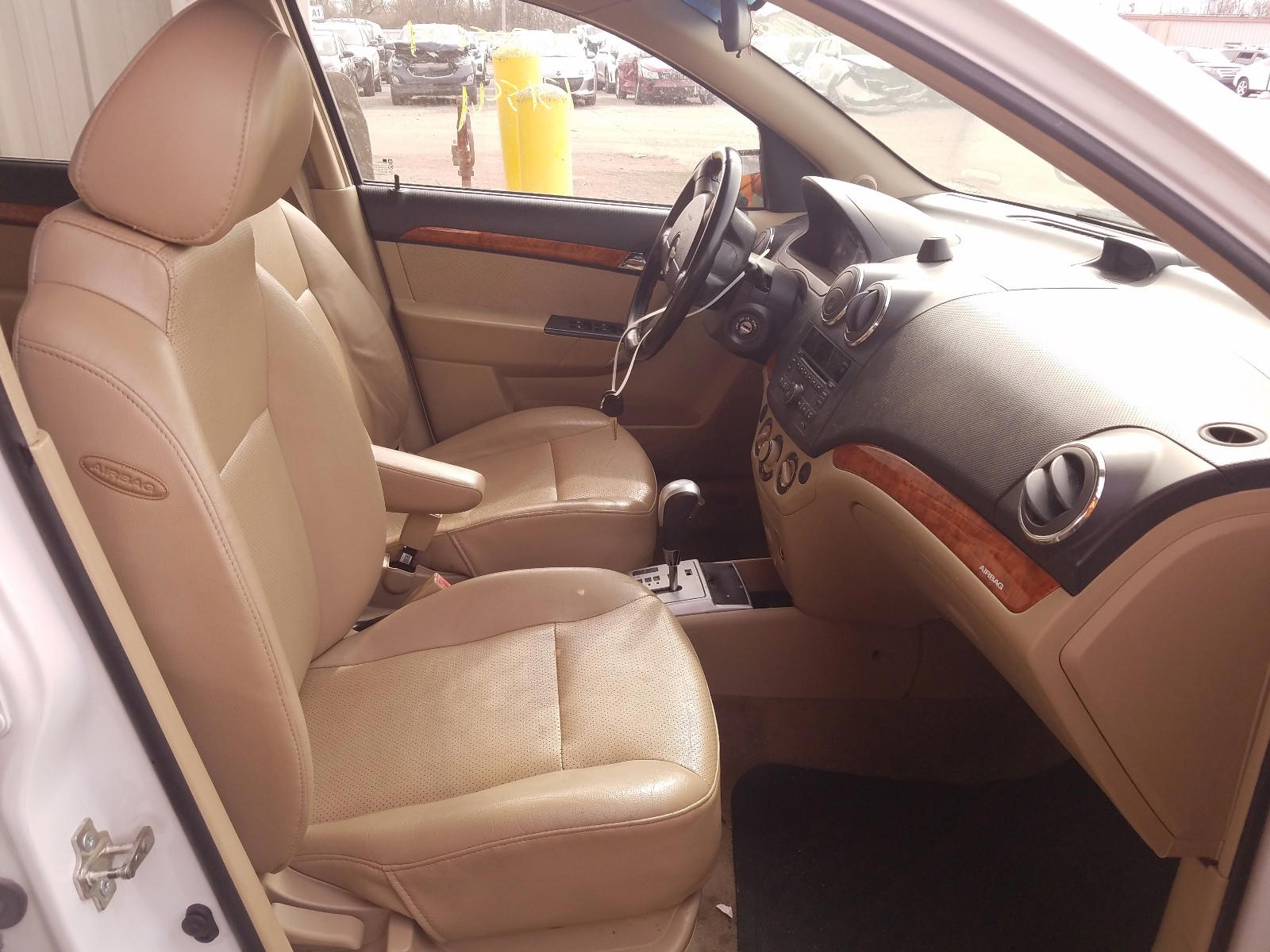 Photo 5 from auction – 2011 CHEVROLET AVEO LT with VIN KL1TG5DE2BB251113