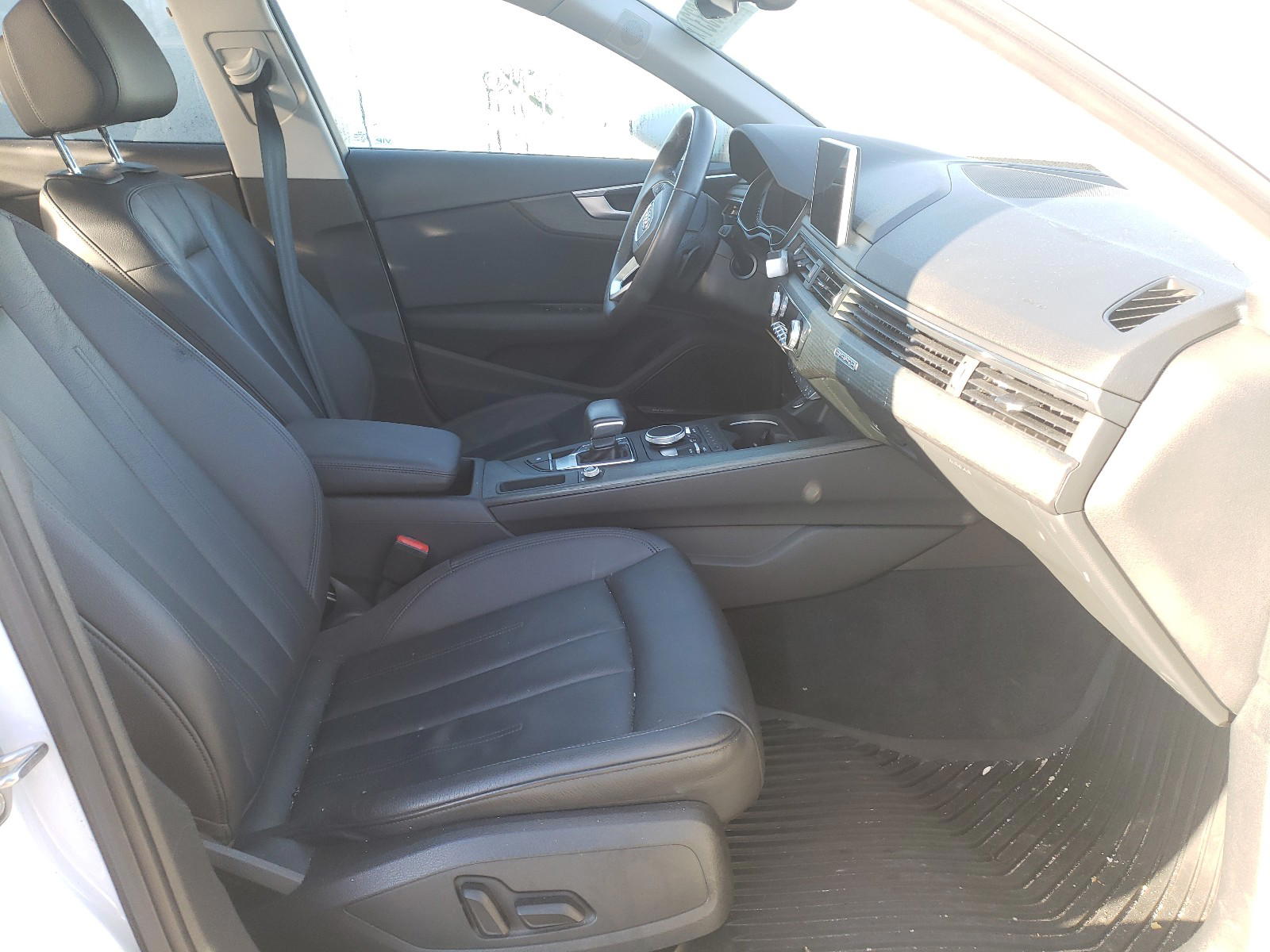 Photo 5 from auction – 2017 AUDI A4 ALLROAD with VIN WA18NAF41HA180271