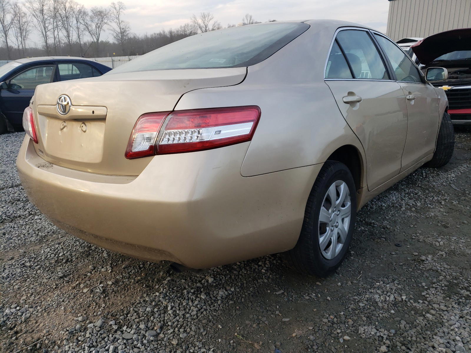 Photo 4 from auction – 2011 TOYOTA CAMRY BASE with VIN 4T1BF3EK1BU686012