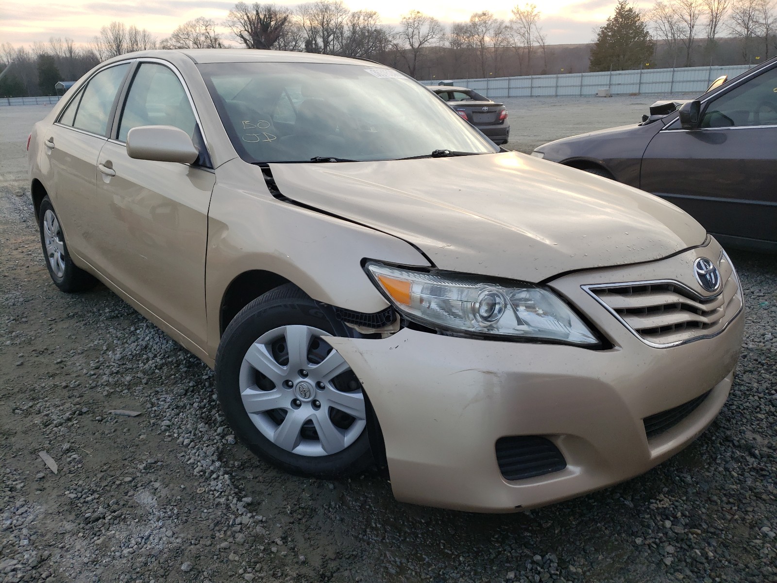 Фото 1 с аукциона – 2011 TOYOTA CAMRY BASE с VIN 4T1BF3EK1BU686012