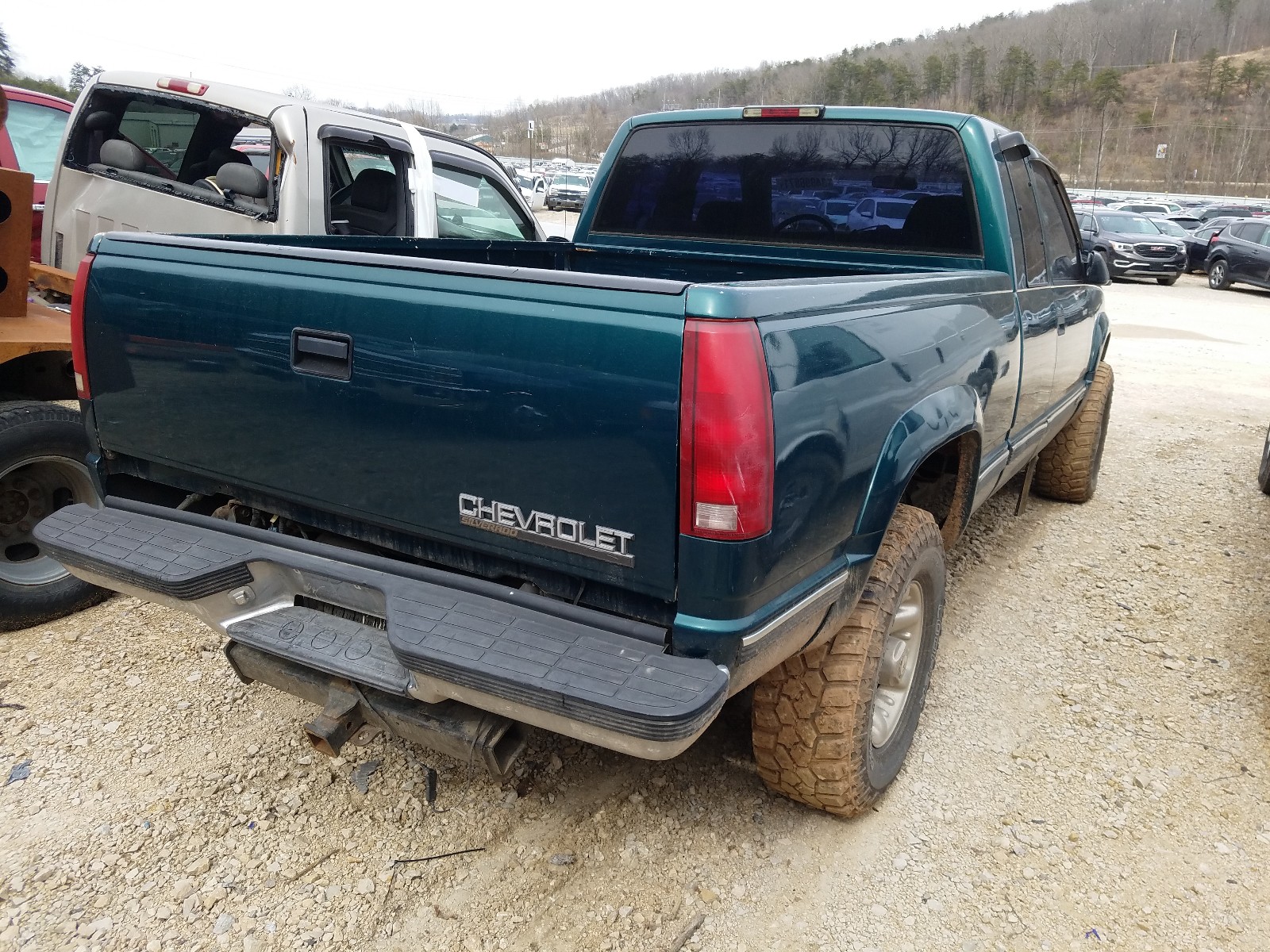 Photo 4 from auction – 1998 CHEVROLET 2500 with VIN 1GCGK29R9WE188521