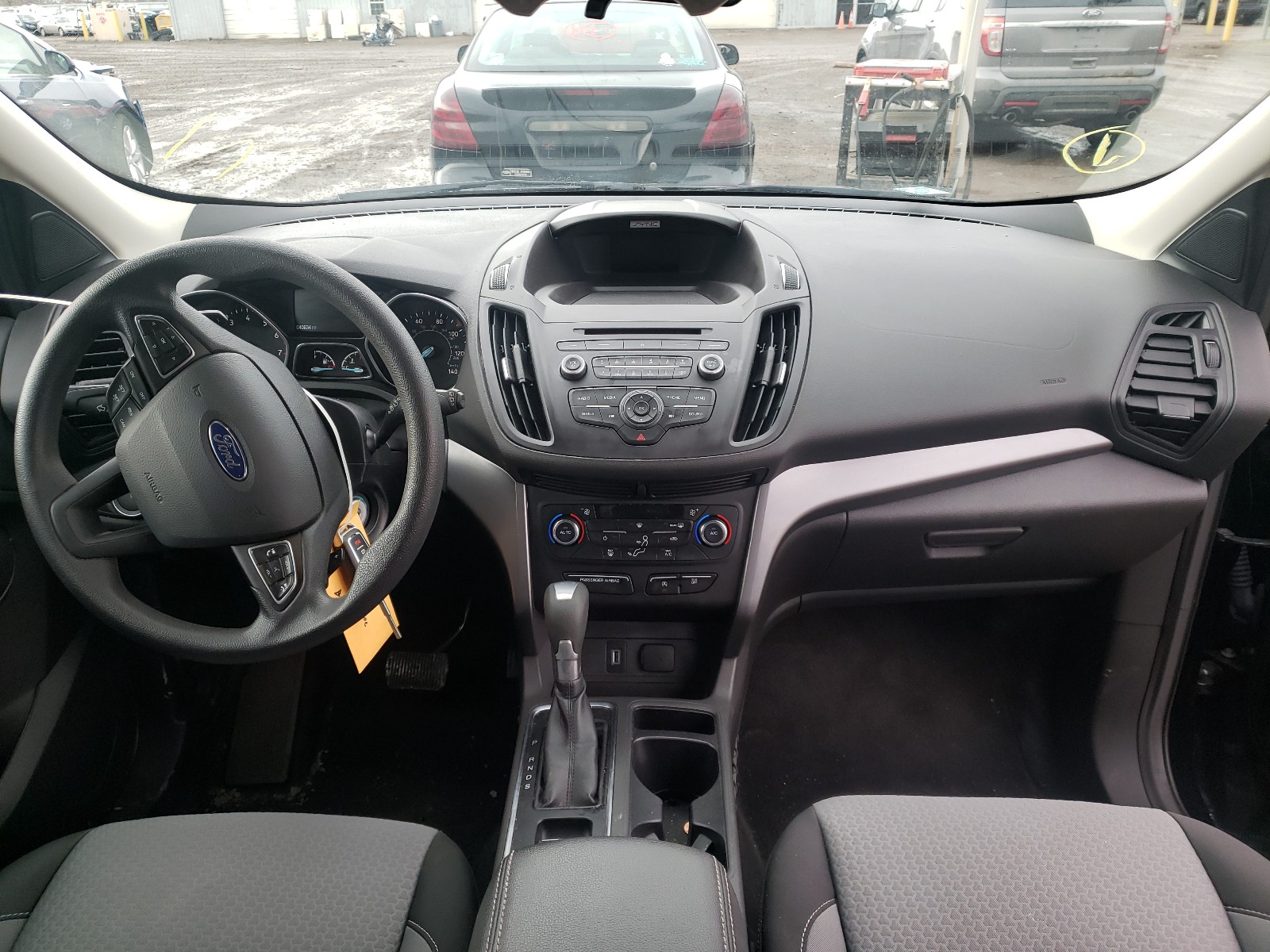 Photo 9 from auction – 2017 FORD ESCAPE SE with VIN 1FMCU0GDXHUD37138
