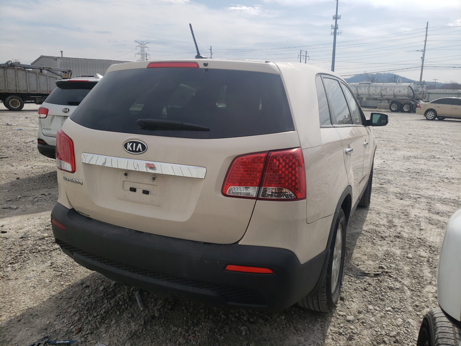 Photo 4 from auction – 2012 KIA SORENTO BA with VIN 5XYKT3A17CG192301