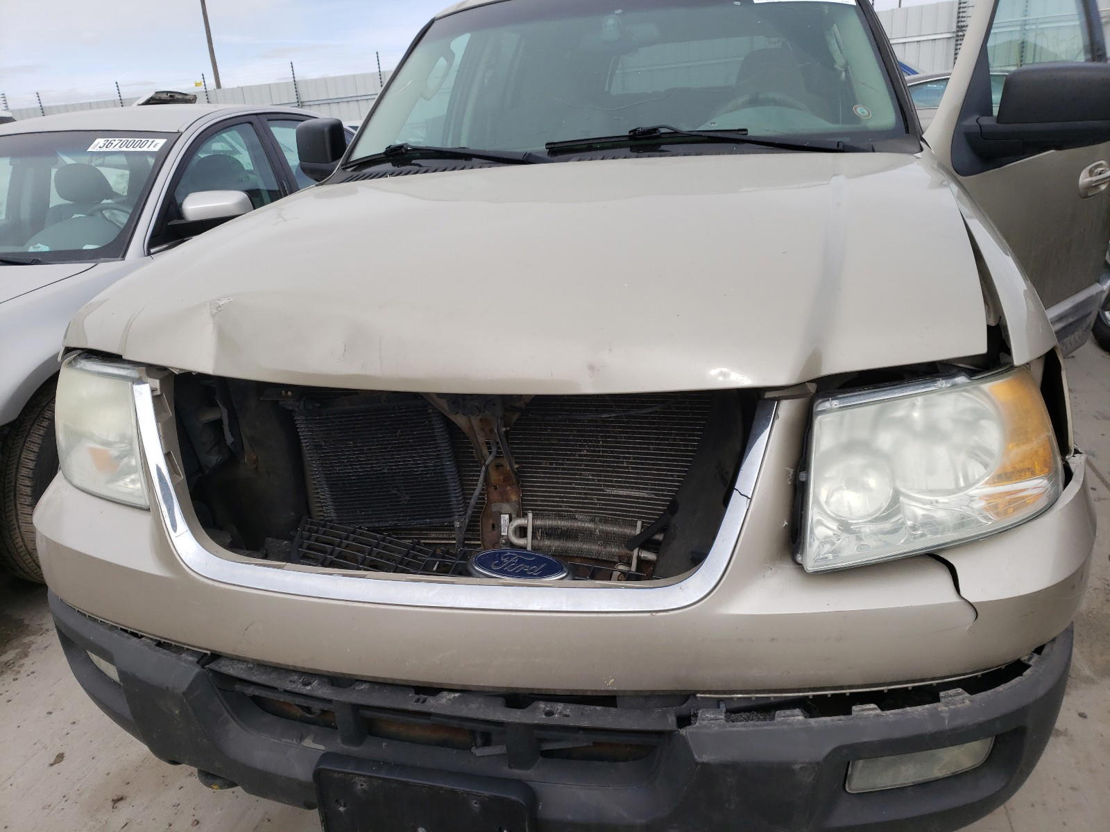 Photo 7 from auction – 2004 FORD EXPEDITION with VIN 1FMPU16L44LA50619