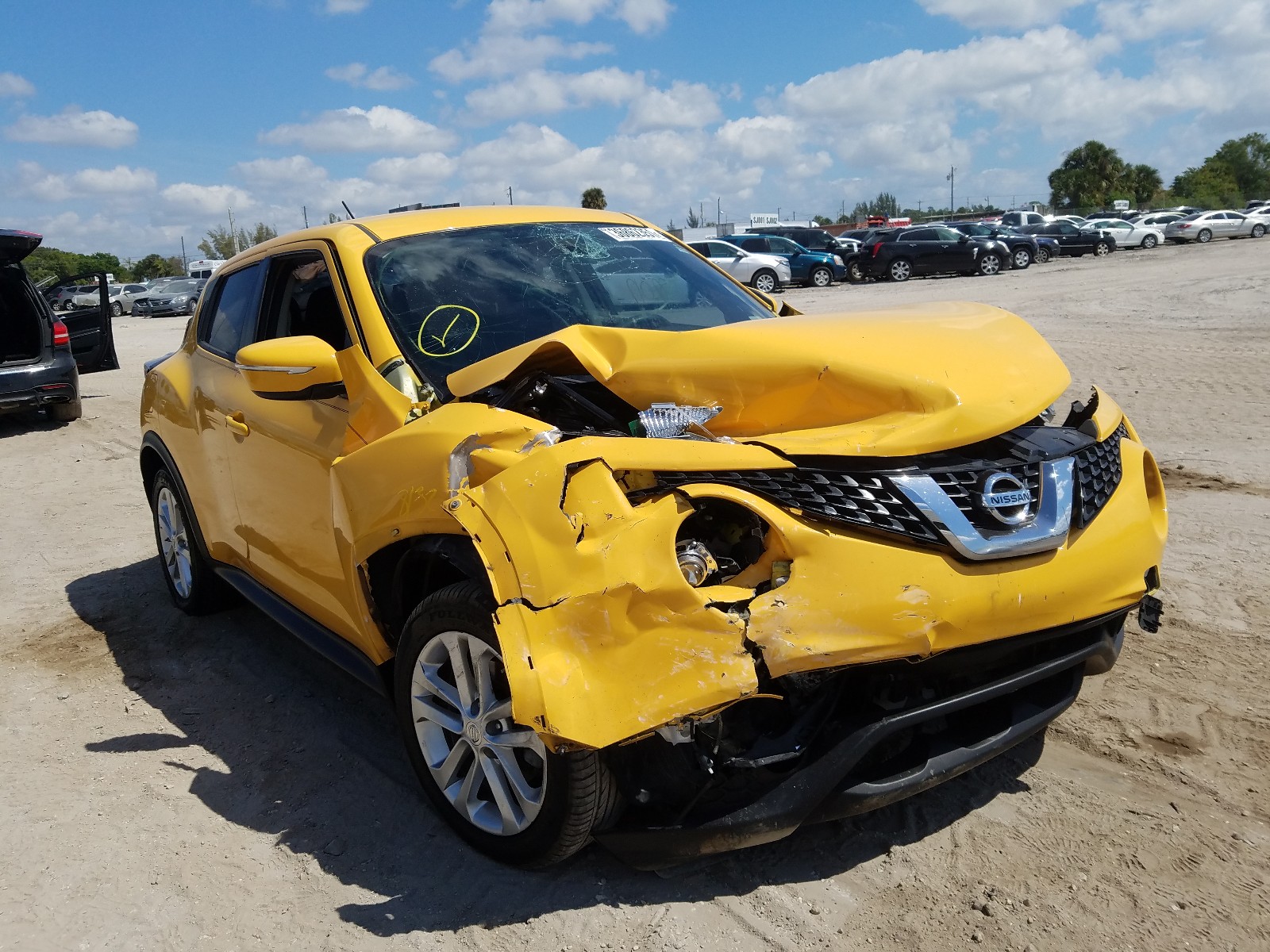 NISSAN JUKE S 2016 with VIN JN8AF5MR7GT602254 - Photo from auction