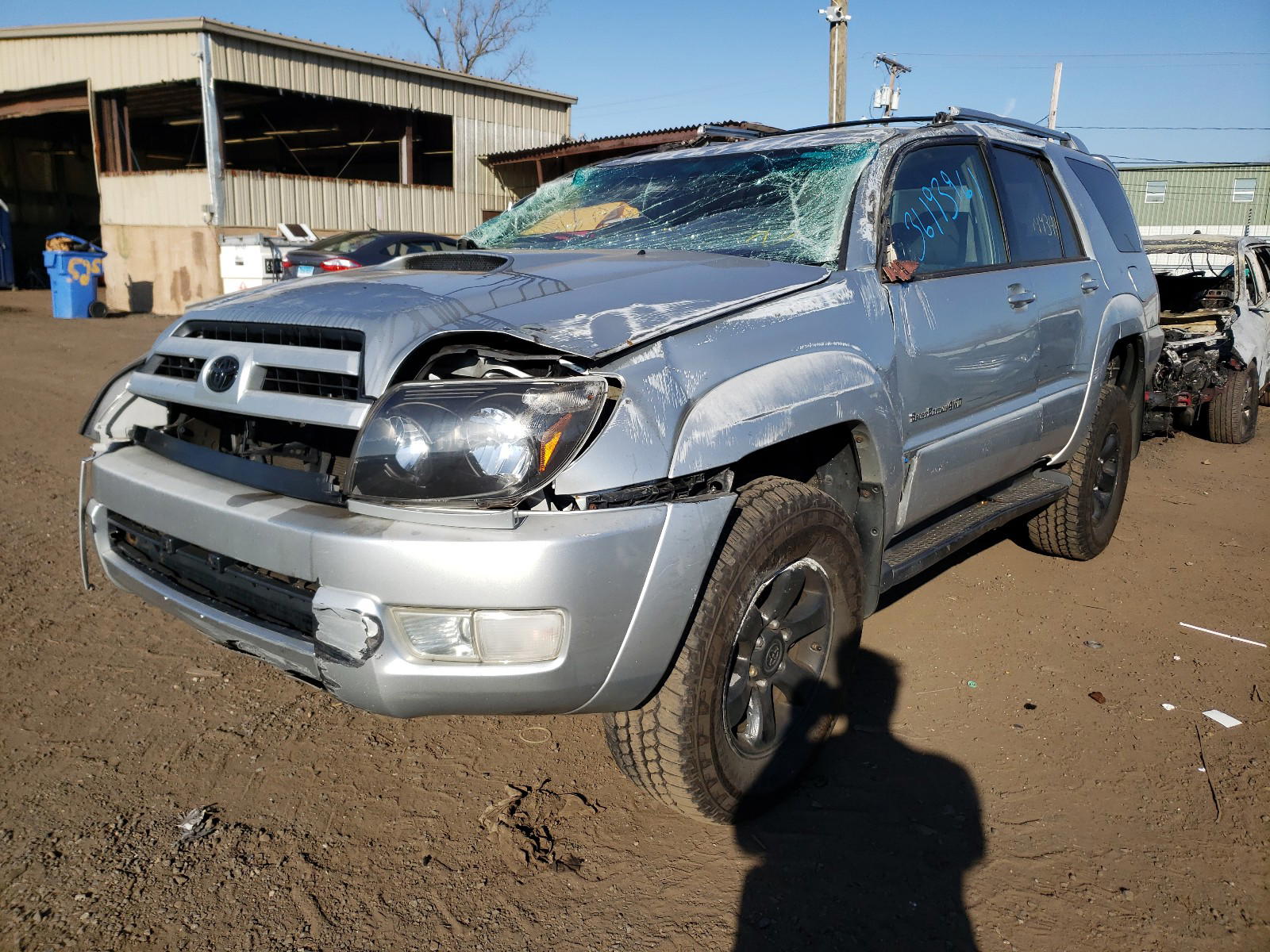 Photo 2 from auction – 2004 TOYOTA 4RUNNER SR with VIN JTEBU14R940045595