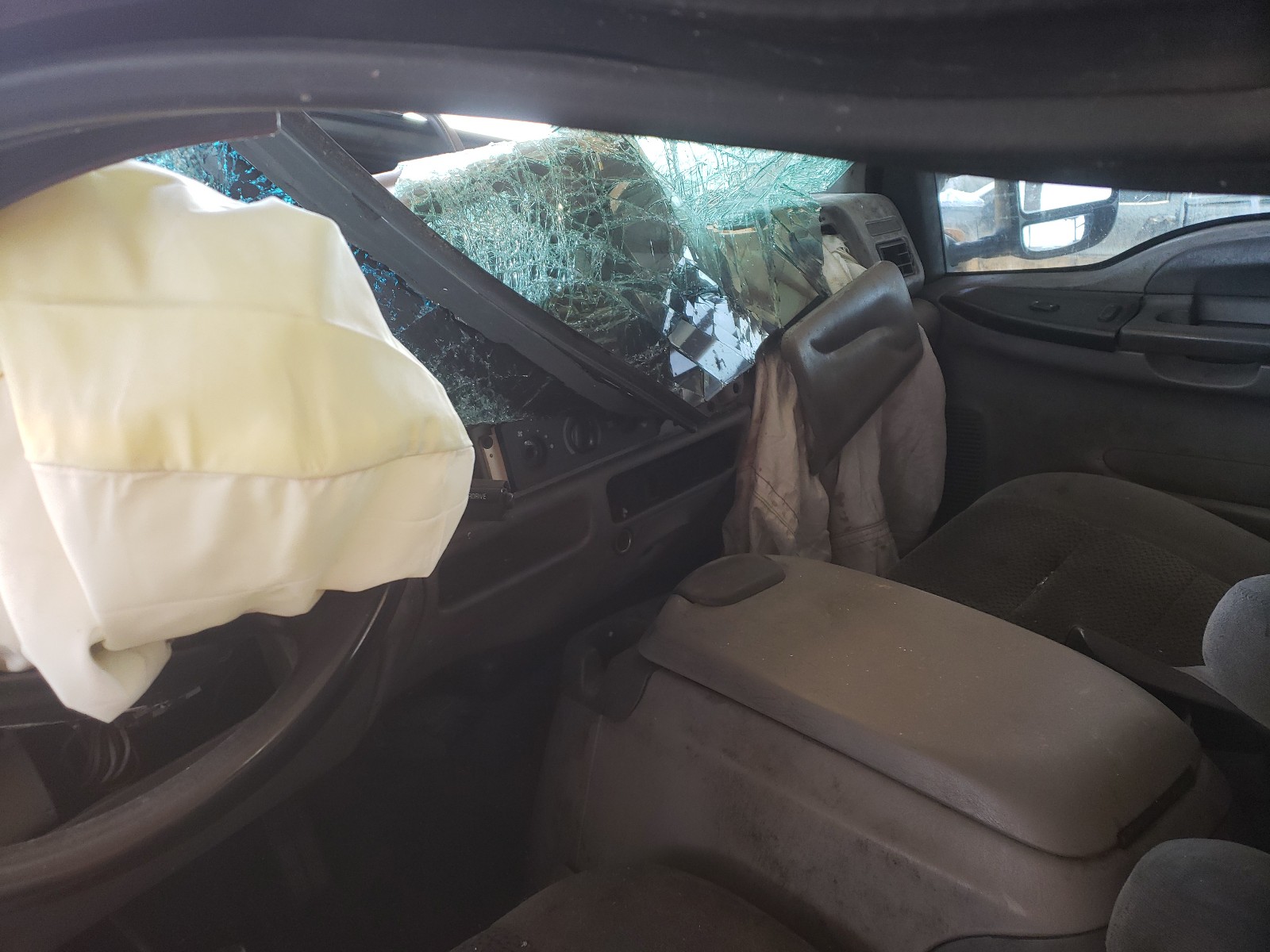 Photo 9 from auction – 2001 FORD F350 SRW S with VIN 1FTSW30F71EC06787