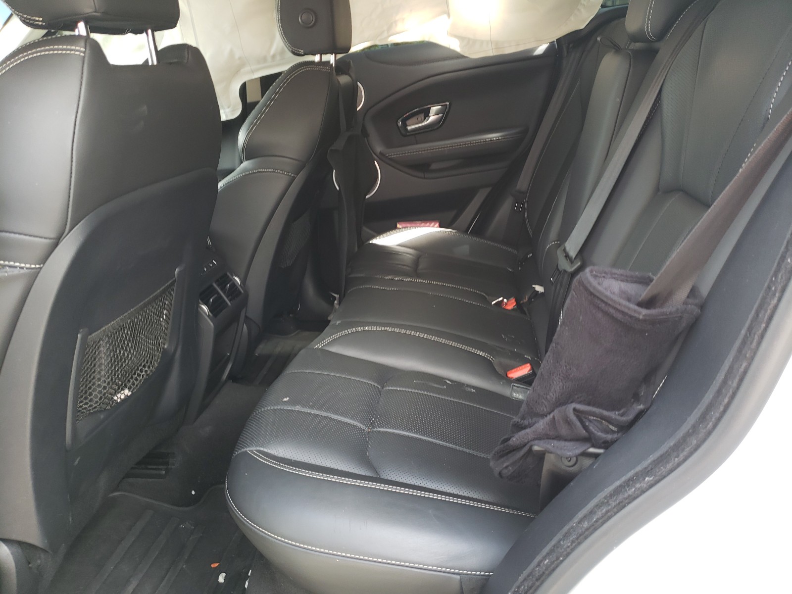 Zdjęcie 6 z aukcji – 2017 LAND ROVER RANGE ROVE z VIN SALVE2BG6HH242925