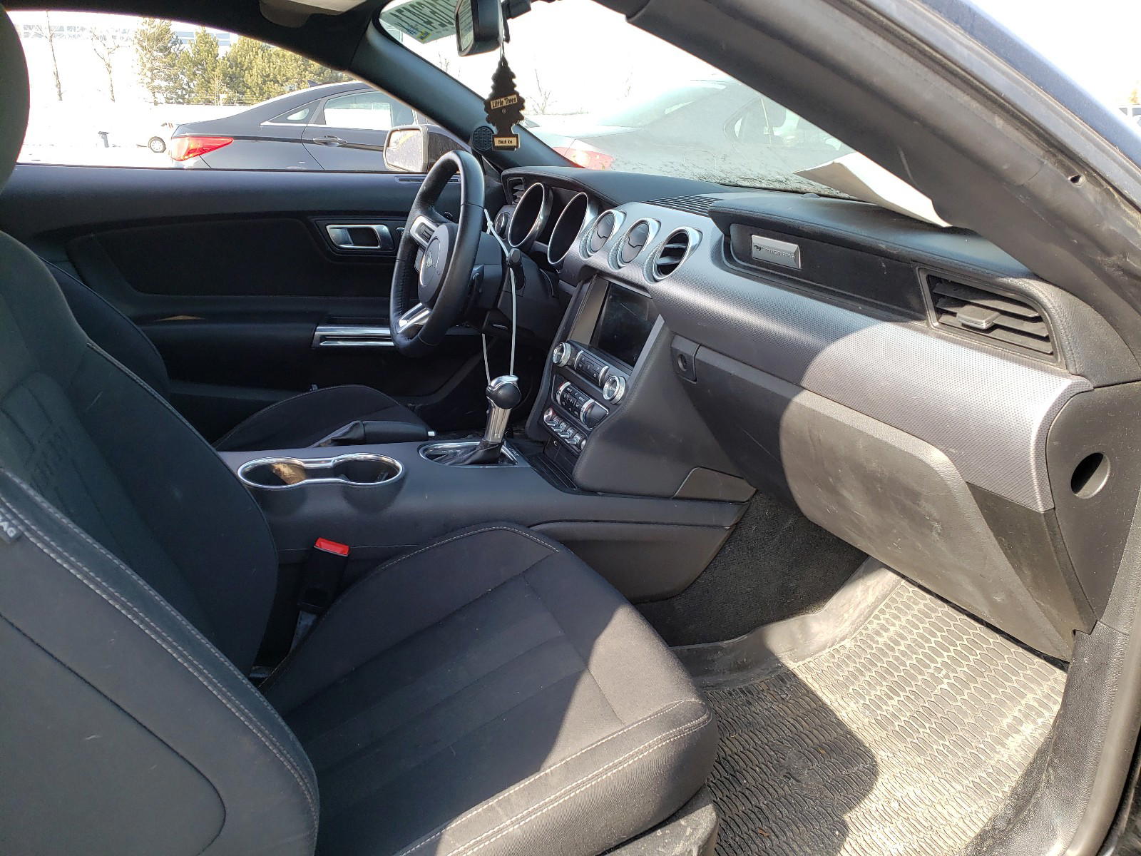 Photo 5 from auction – 2019 FORD MUSTANG with VIN 1FA6P8TH2K5107245