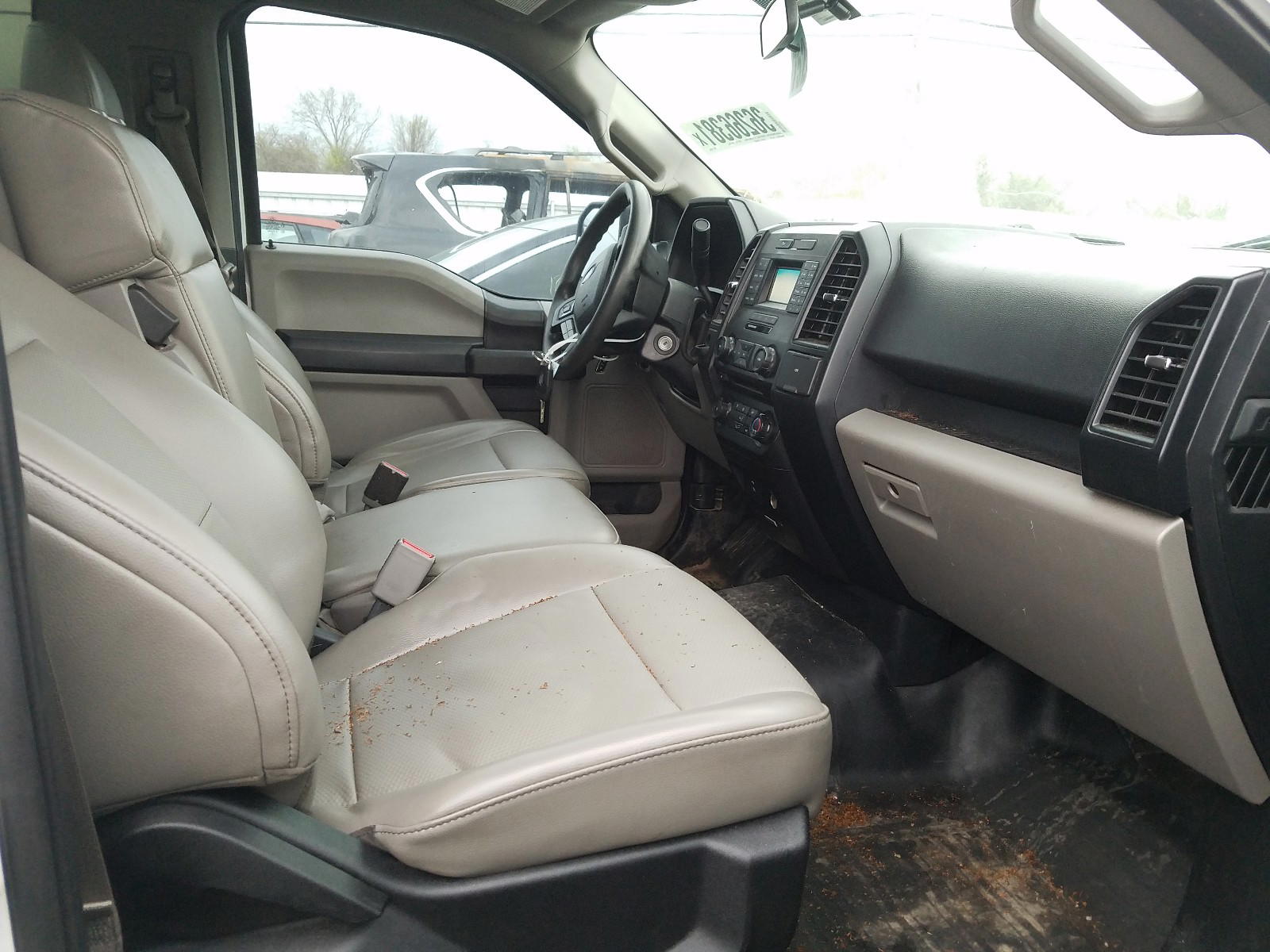 Photo 5 from auction – 2016 FORD F150 with VIN 1FTMF1C87GKE43669
