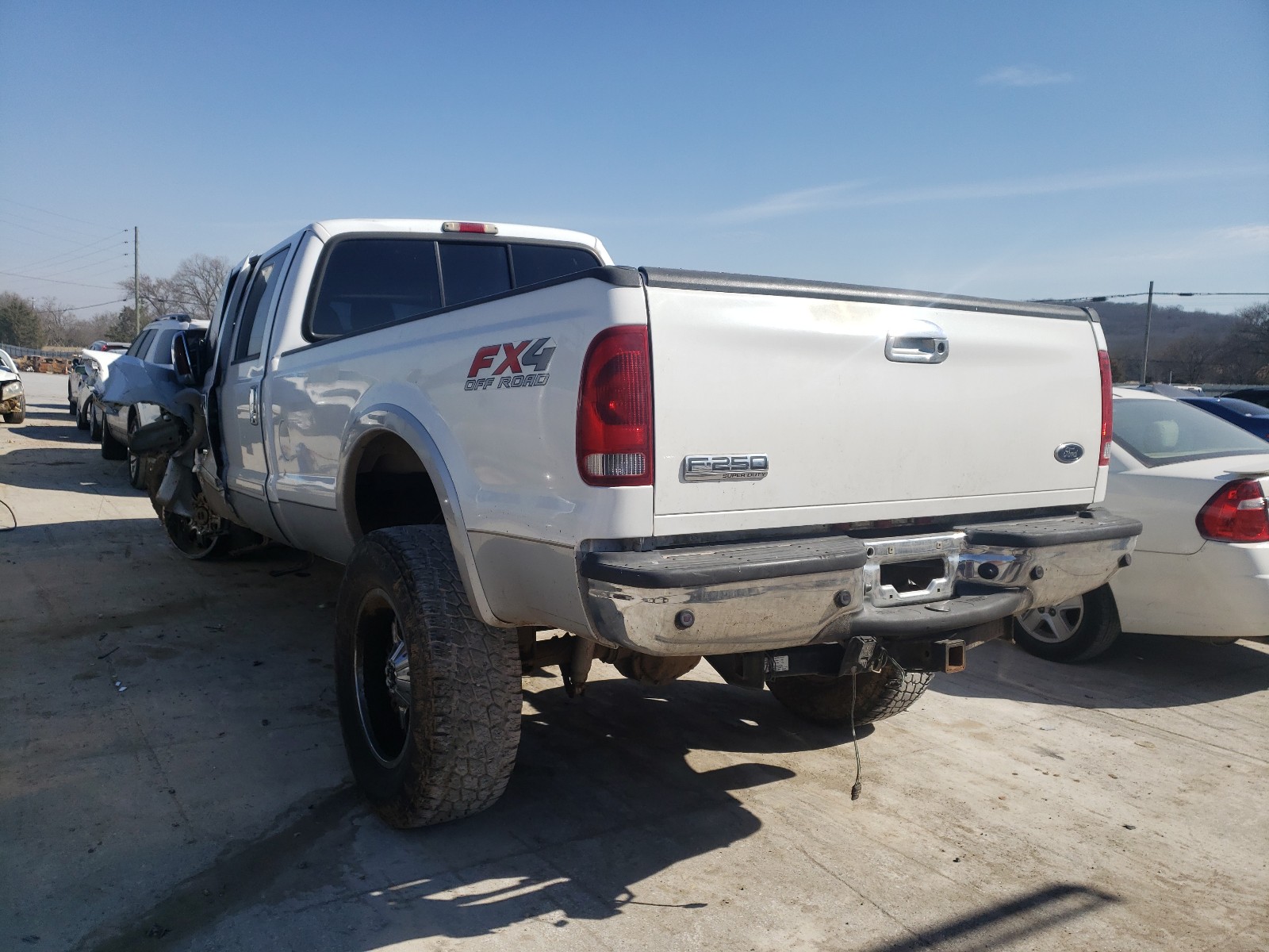 Photo 3 from auction – 2006 FORD F250 SUPER with VIN 1FTSW21P46EA64570