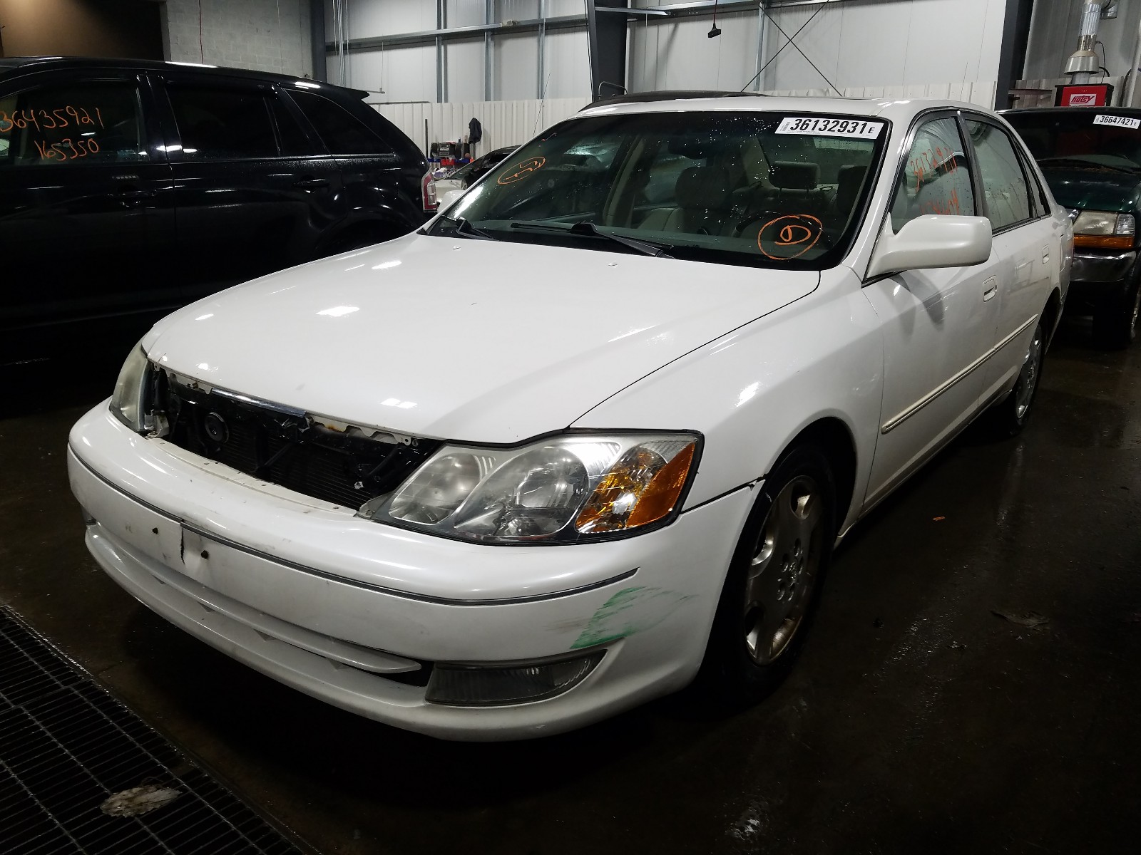 Photo 2 from auction – 2004 TOYOTA AVALON XL with VIN 4T1BF28BX4U373291
