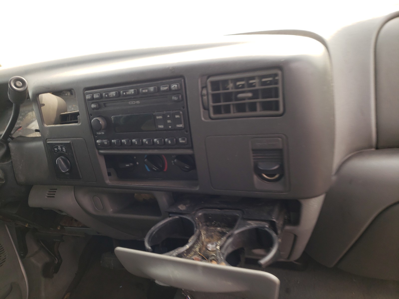 Photo 10 from auction – 2002 FORD F250 SUPER with VIN 1FTNW21F42EA83456