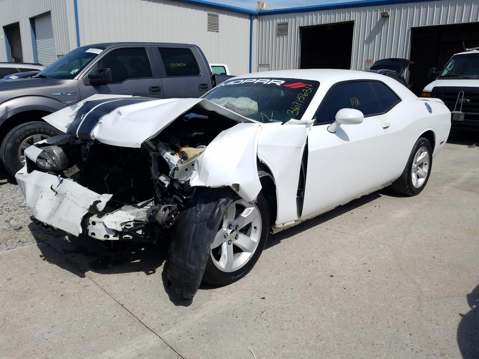 Photo 2 from auction – 2014 DODGE CHALLENGER with VIN 2C3CDYAG8EH107445