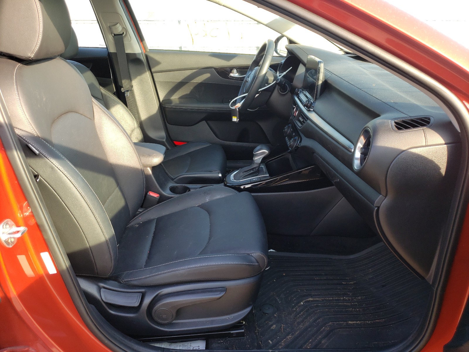 Photo 5 from auction – 2019 KIA FORTE EX with VIN 3KPF54AD8KE058484