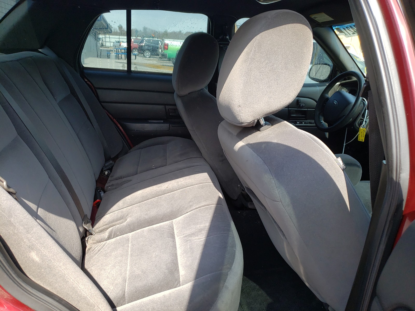 Zdjęcie 6 z aukcji – 2011 FORD CROWN VICT z VIN 2FABP7BV8BX169652