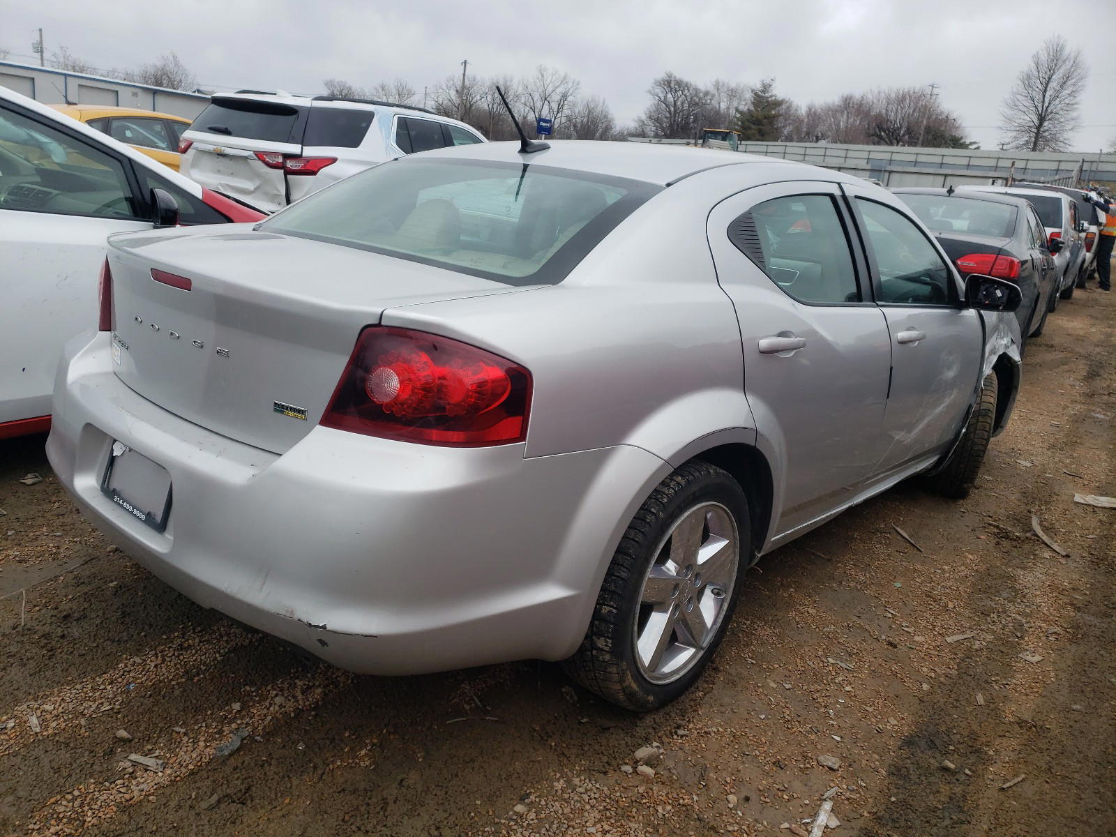 Photo 4 from auction – 2011 DODGE AVENGER LU with VIN 1B3BD2FG7BN572378