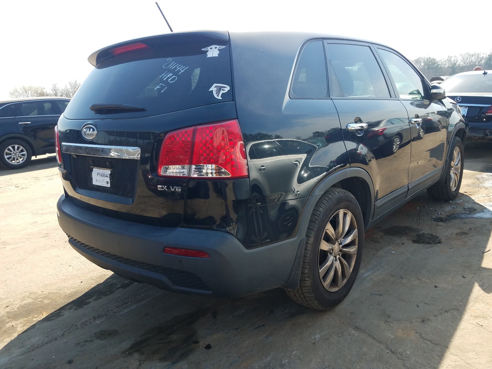 Photo 4 from auction – 2011 KIA SORENTO EX with VIN 5XYKU4A27BG004936