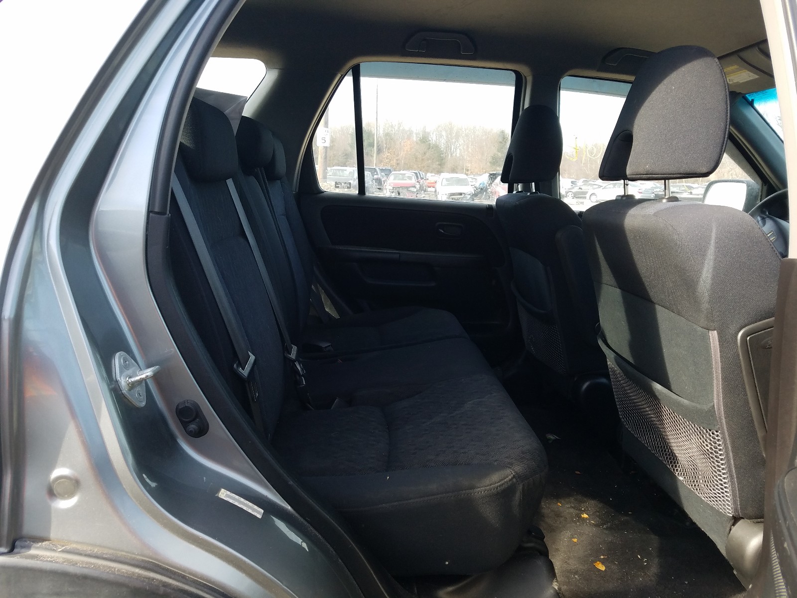 Photo 16 from auction – 2005 HONDA CR-V LX with VIN JHLRD78575C058684