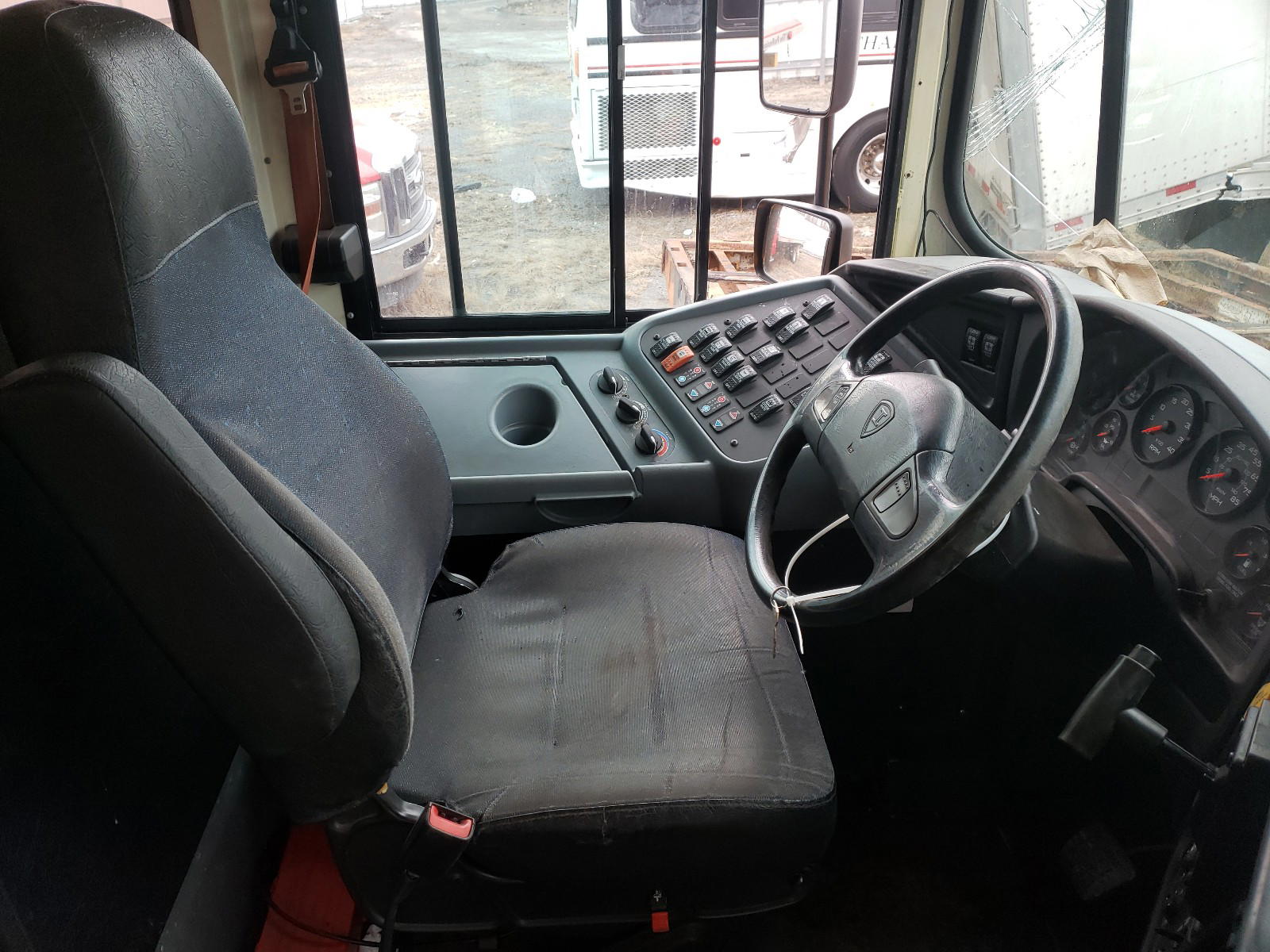 Photo 5 from auction – 2018 IC CORPORATION 3000 with VIN 4DRBUC8N0JB576882