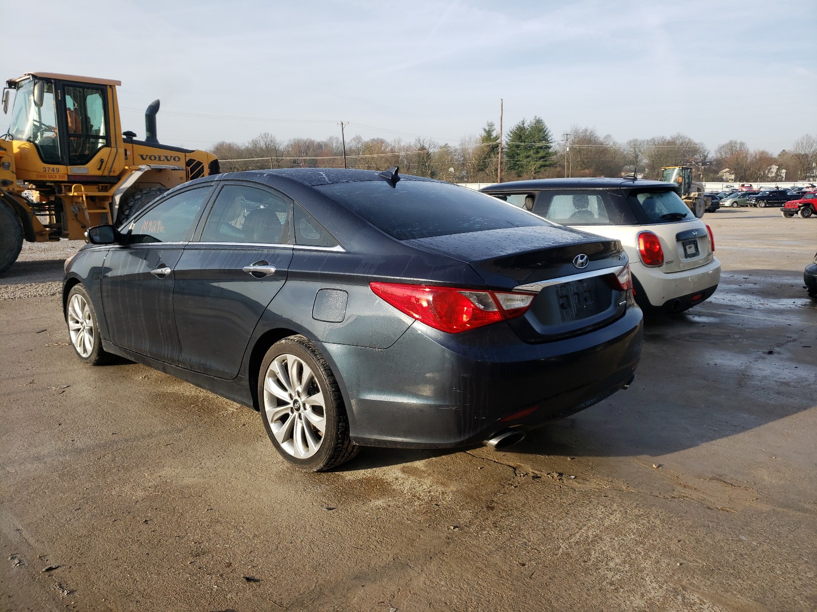 Photo 3 from auction – 2011 HYUNDAI SONATA SE with VIN 5NPEC4AB6BH196066
