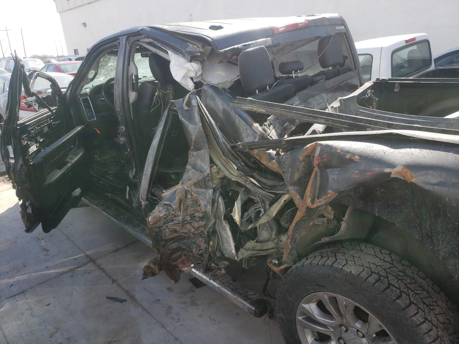 Photo 9 from auction – 2014 RAM 1500 LONGH with VIN 1C6RR7WT8ES325523