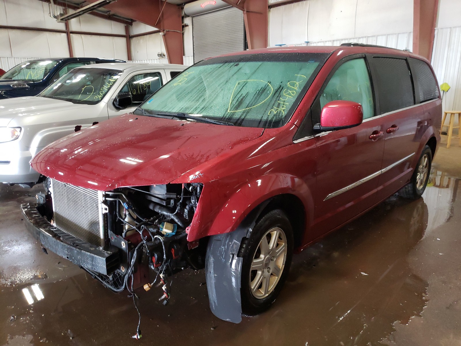 Photo 2 from auction – 2012 CHRYSLER TOWN & COU with VIN 2C4RC1BG4CR299856