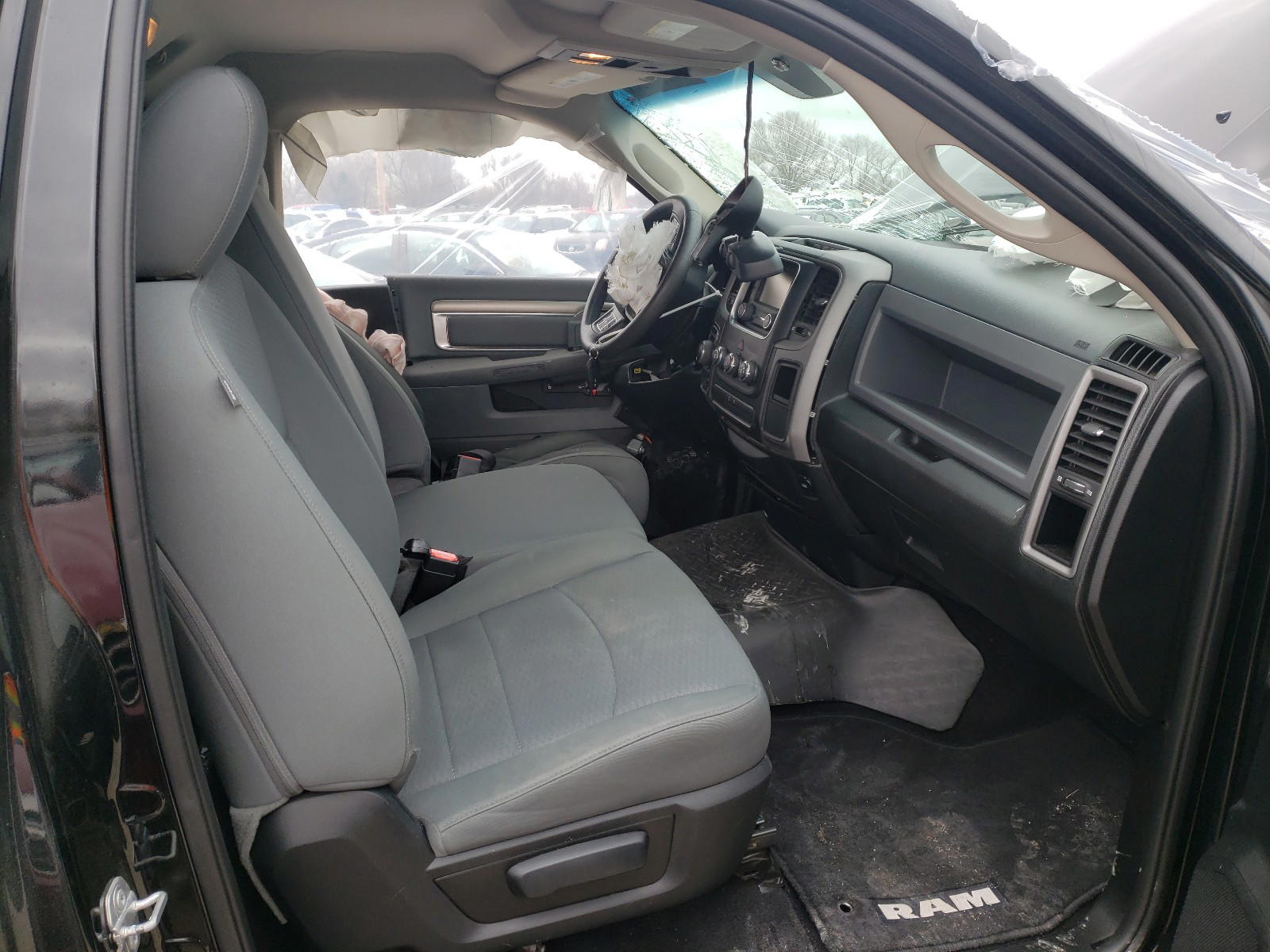 Photo 5 from auction – 2015 RAM 1500 with VIN 3C6JR7AT6FG560273