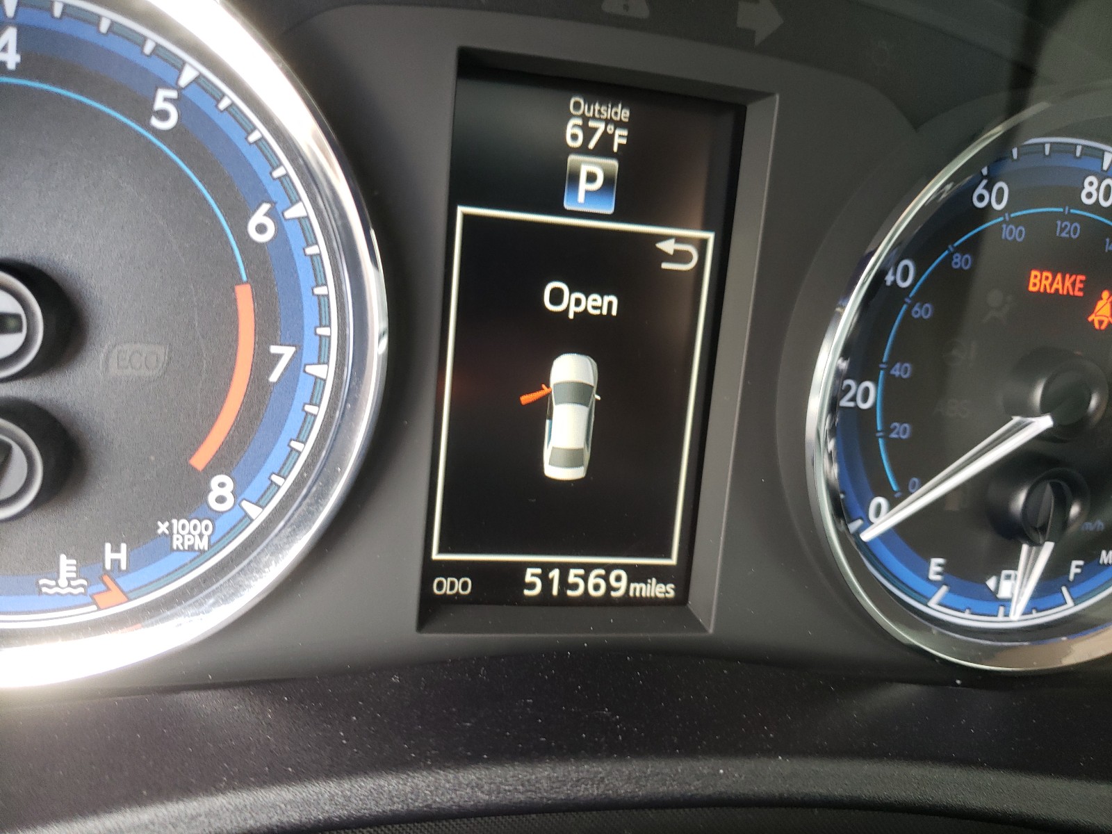 Photo 8 from auction – 2018 TOYOTA COROLLA L with VIN 2T1BURHEXJC984363
