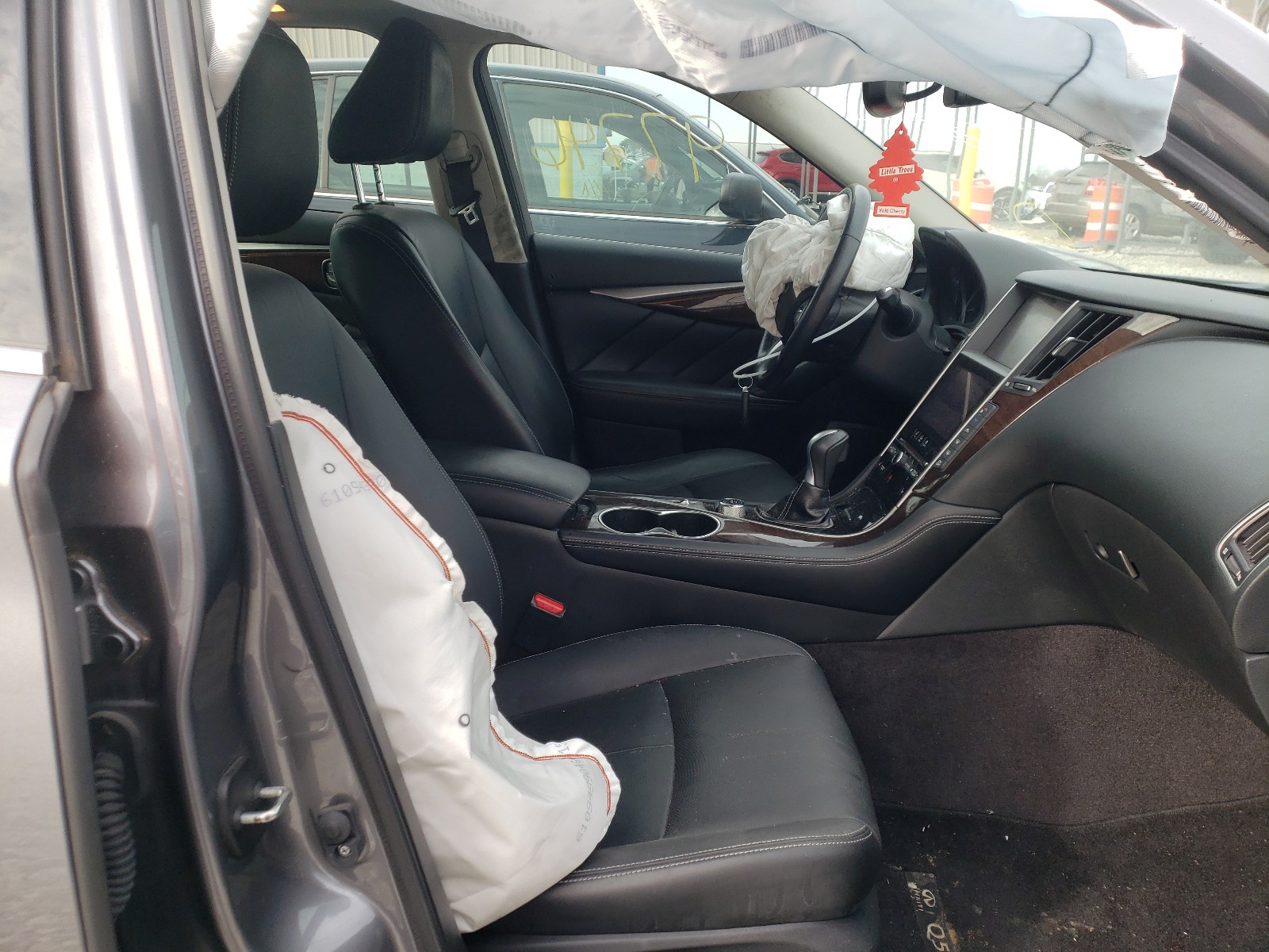 Photo 5 from auction – 2015 INFINITI Q50 BASE with VIN JN1BV7AR5FM408837