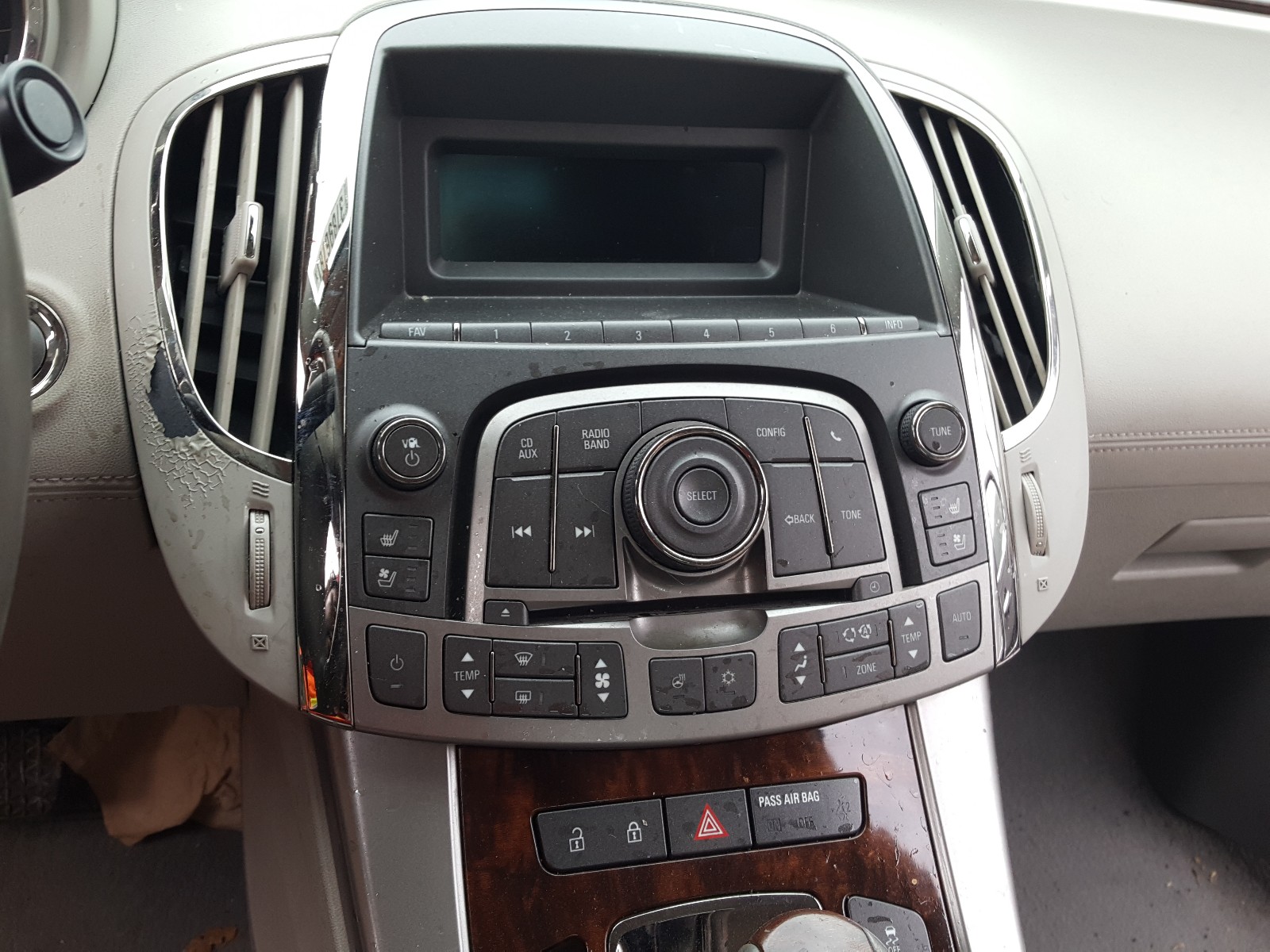 Photo 9 from auction – 2010 BUICK LACROSSE C with VIN 1G4GC5EG8AF235474