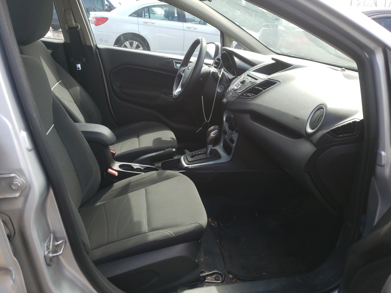Photo 5 from auction – 2014 FORD FIESTA SE with VIN 3FADP4BJ7EM165760